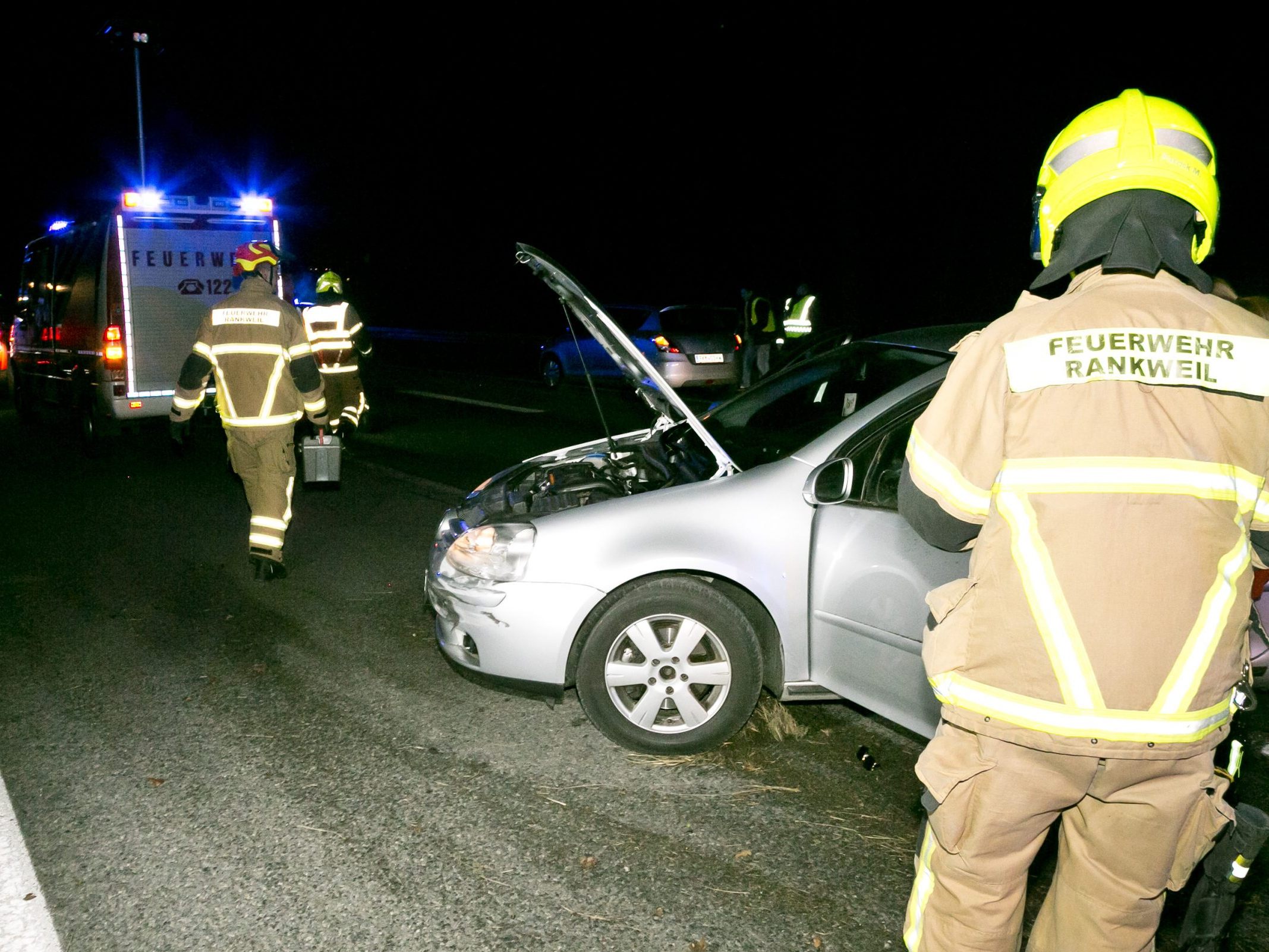 Nächtlicher Verkehrsunfall auf der A14 in Fahrtrichtung Deutschland.