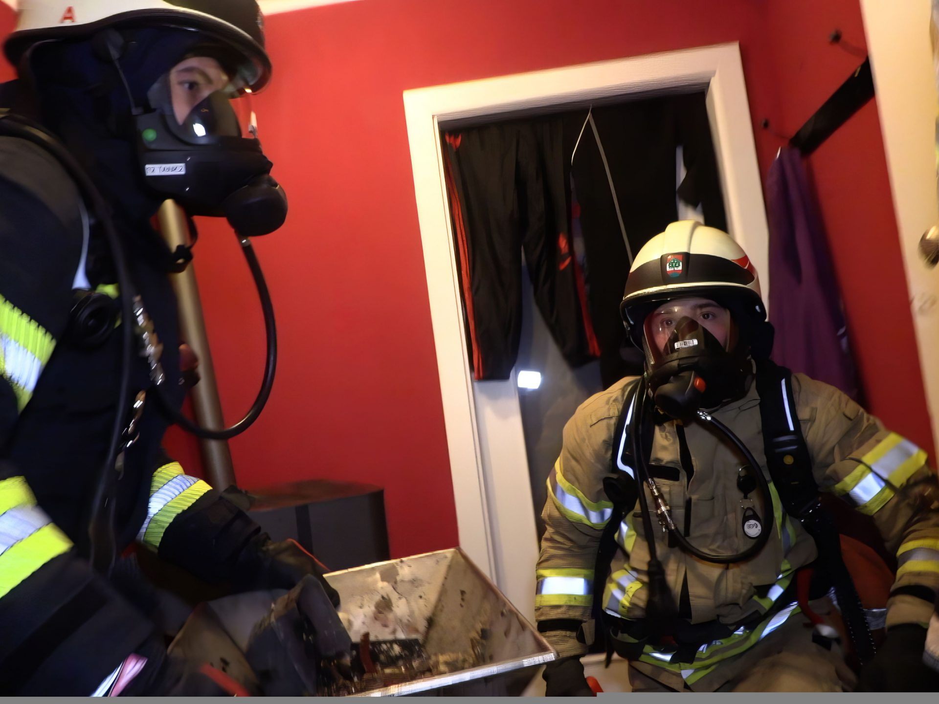 Die Explosion eines Pelletsofens sorgte für einen nächtlichen Feuerwehreinsatz.