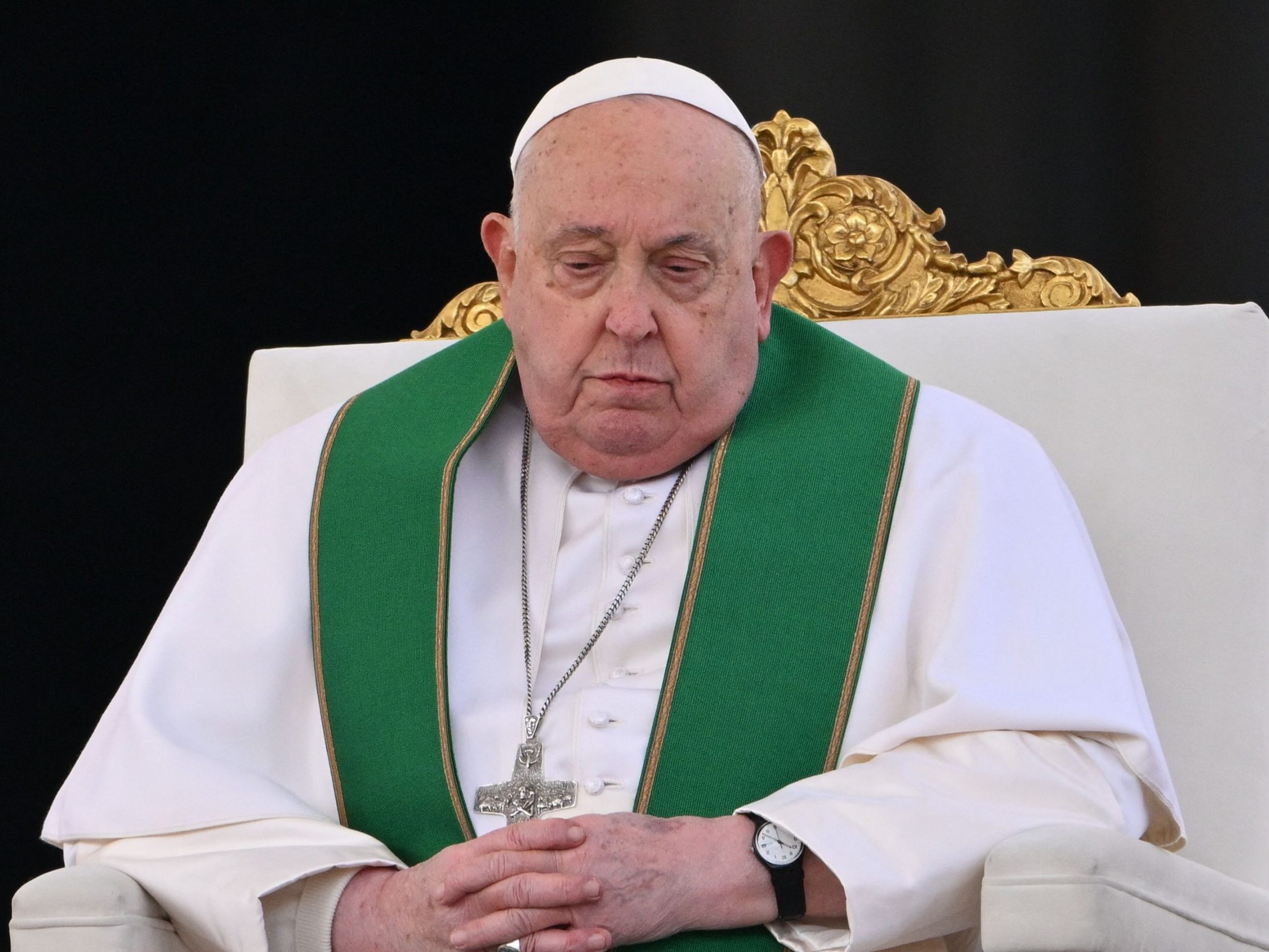 Gesundheitlich steht es schlechter als gedacht um Papst Franziskus.