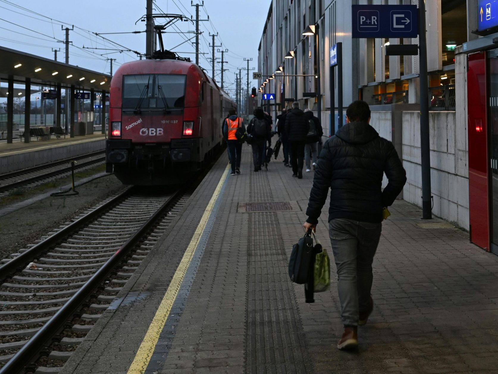 Beim Bahnhof Tullnerfeld kam es zu einem tödlichen Unfall.