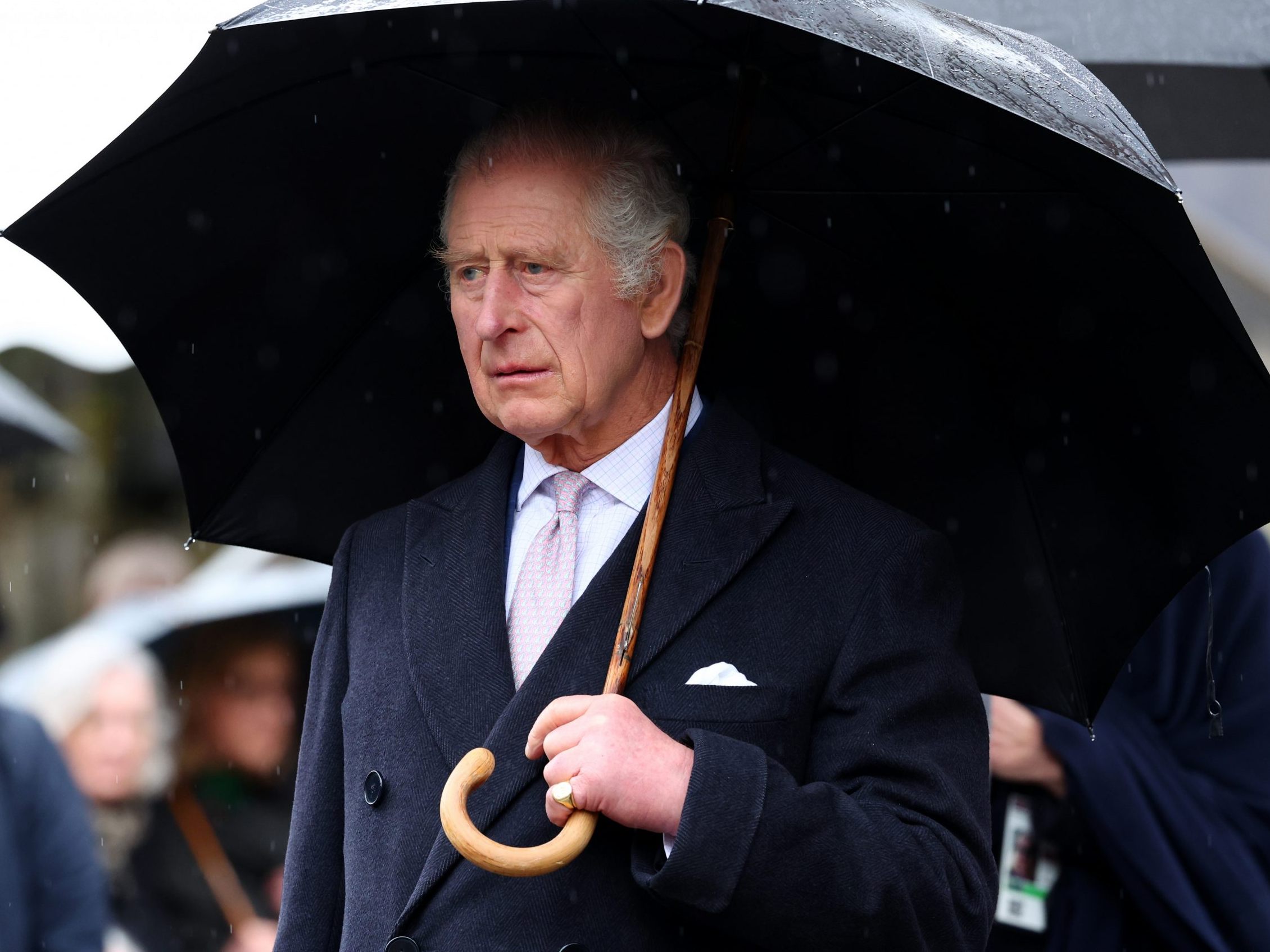 König Charles musste kurzzeitig ins Krankenhaus.