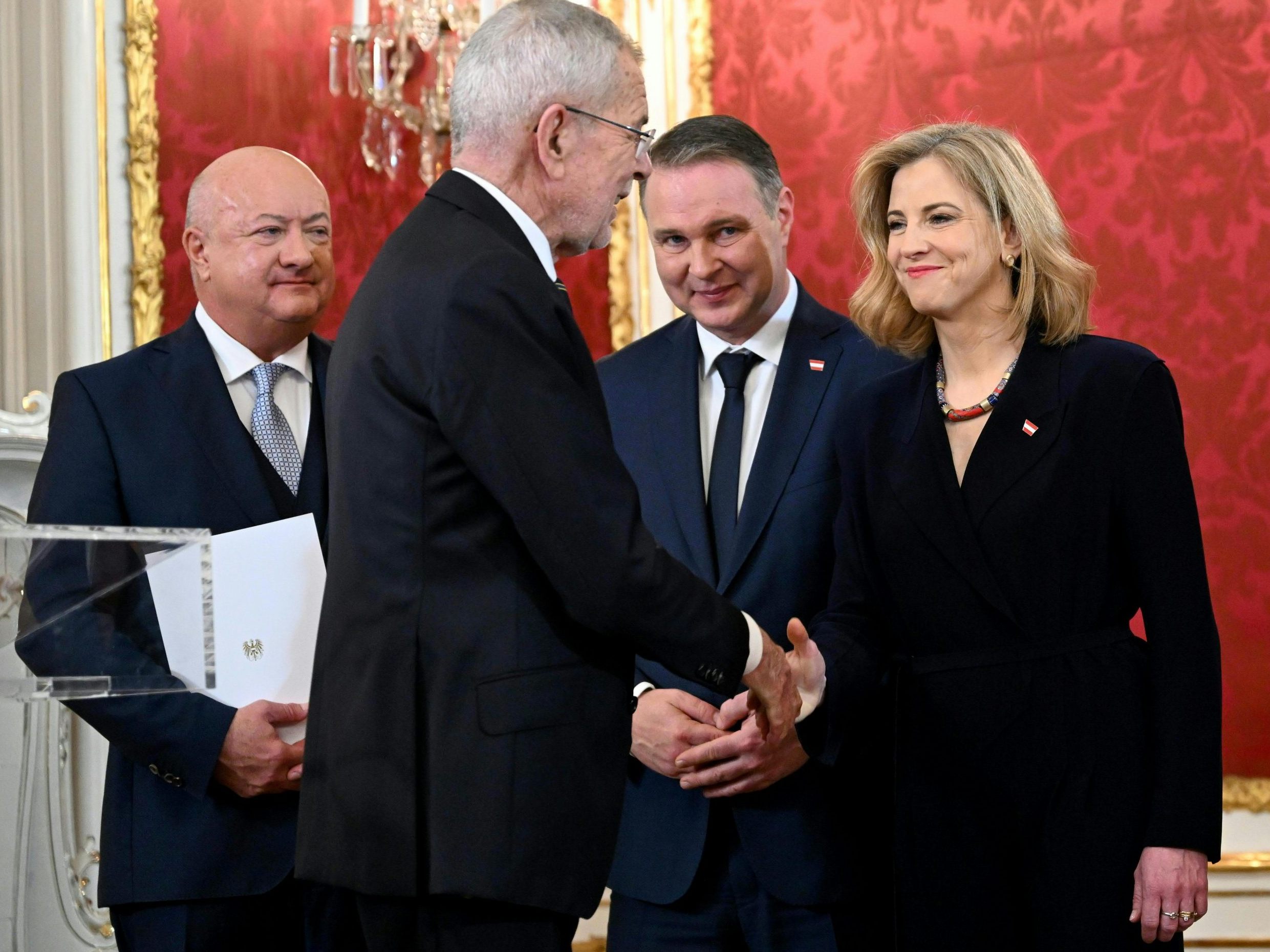 Die Bundesregierung ist nun unter Dach und Fach.