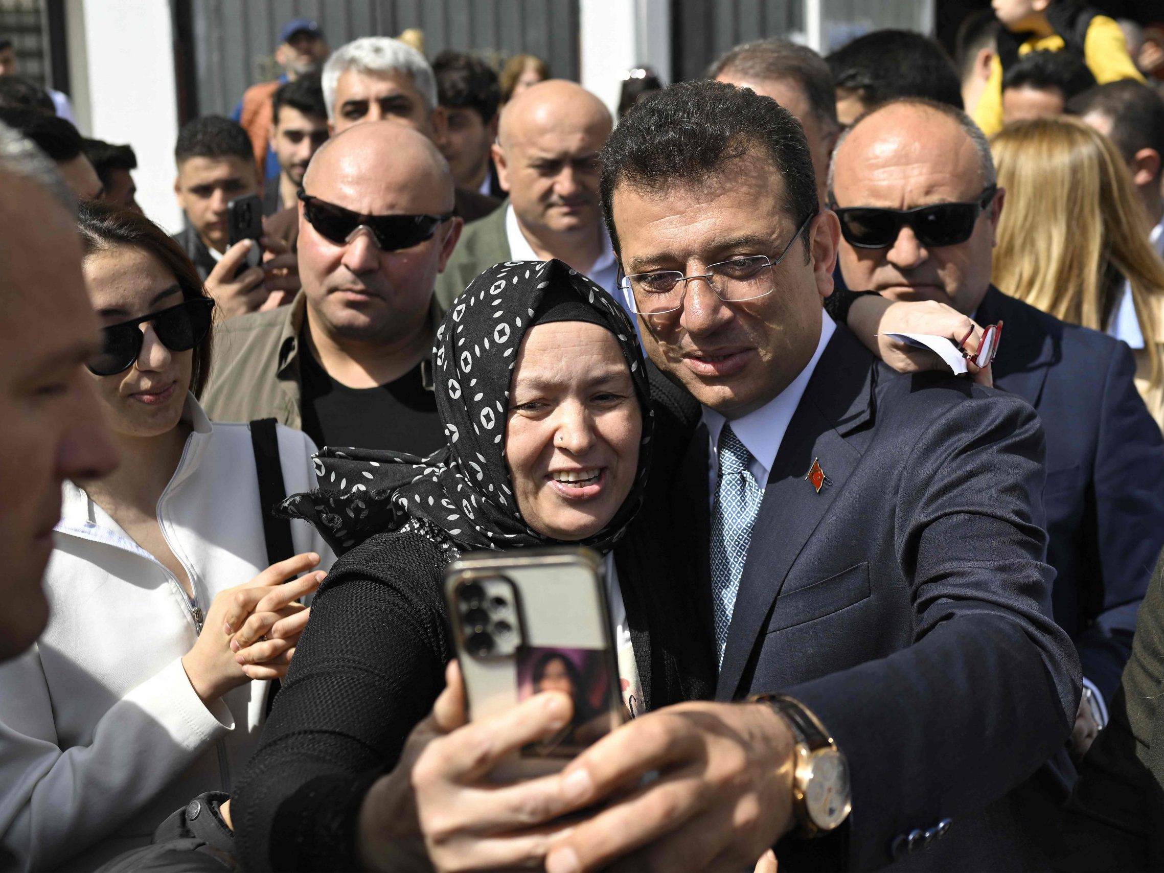 Kurz vor offizieller Kandidatur des Istanbuler Bürgermeisters als oppositioneller Präsidentschaftskandidat wurde Ekrem Imamoğlu festgenommen.