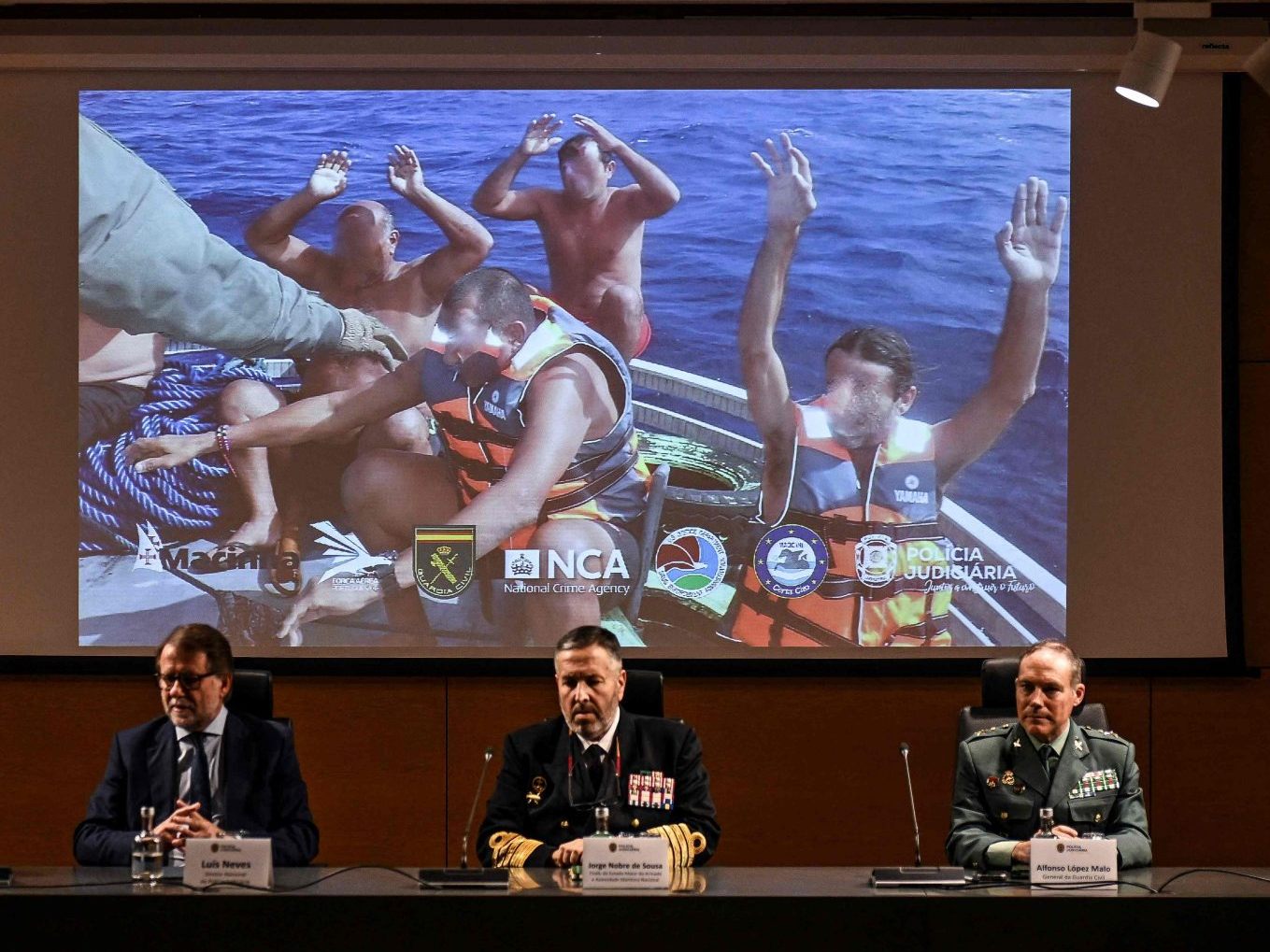 Portugiesische und spanische Polizeieinheiten haben die Drogenschmuggler vor den Azoren aufgebracht.