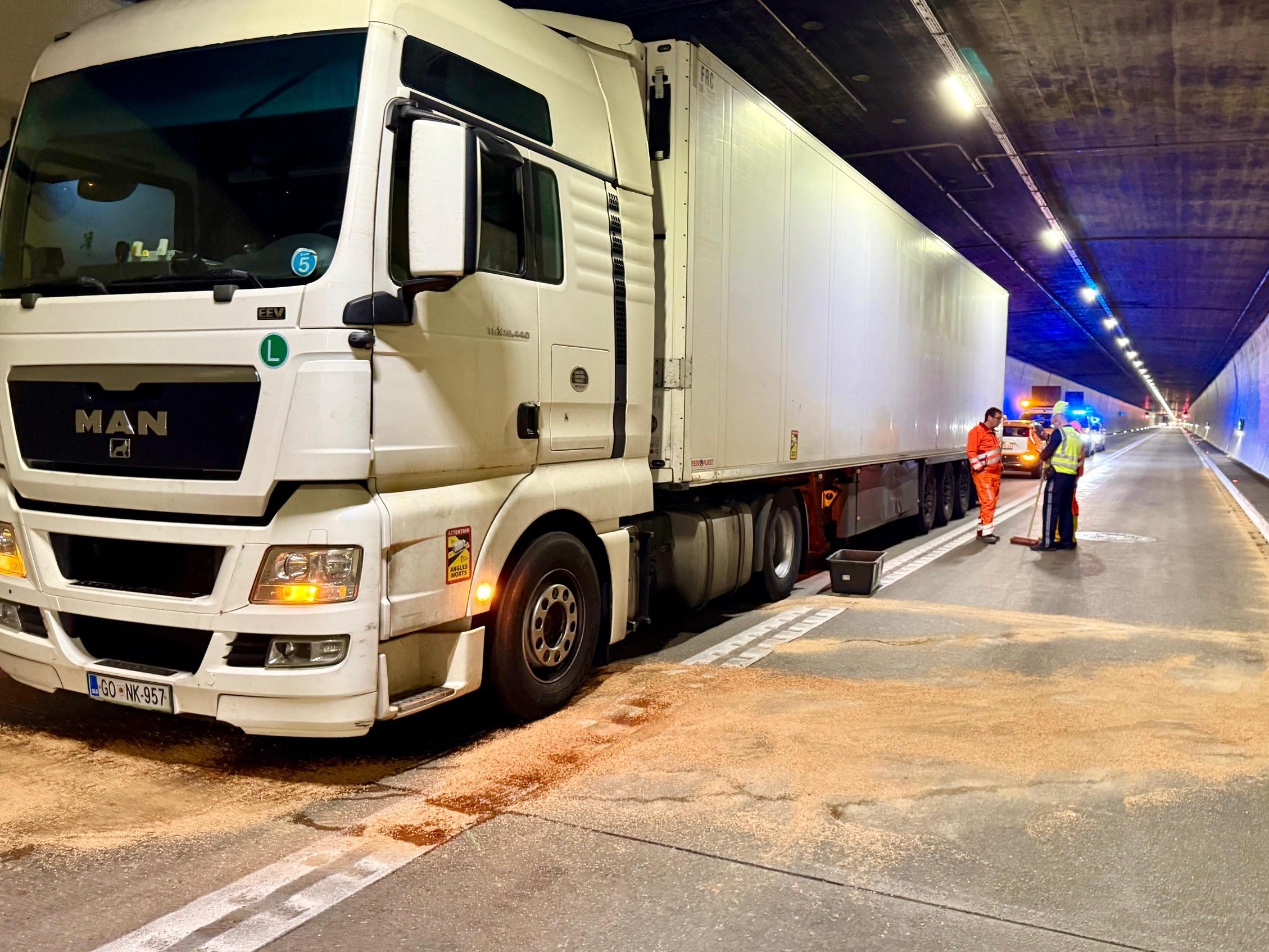 Defekter Lkw im Arlbergtunnel
