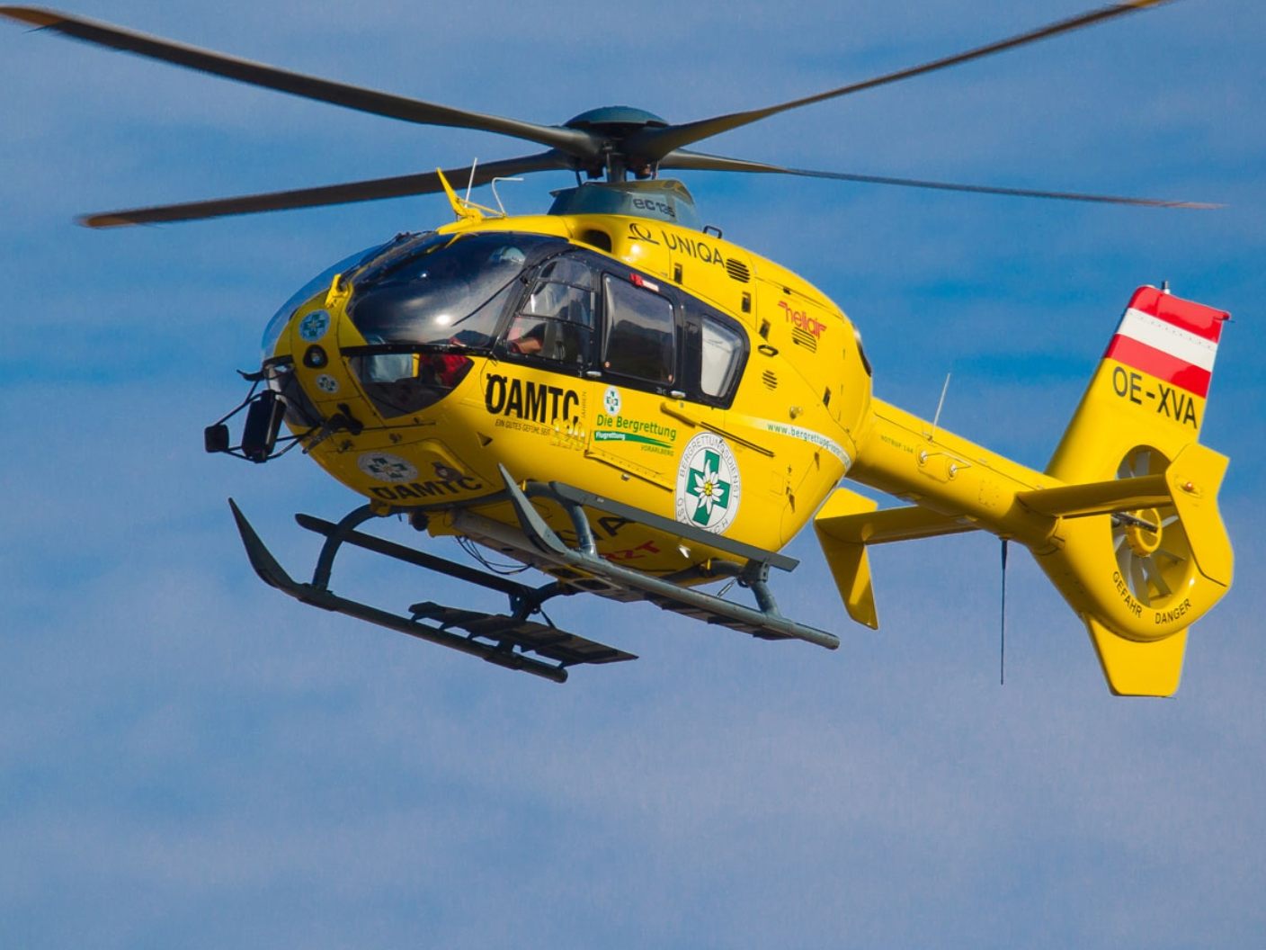 66-Jährige bei Ski-Unfall schwer verletzt und per Notarzthubschrauber ins Krankenhaus geflogen. (Symbolbild)