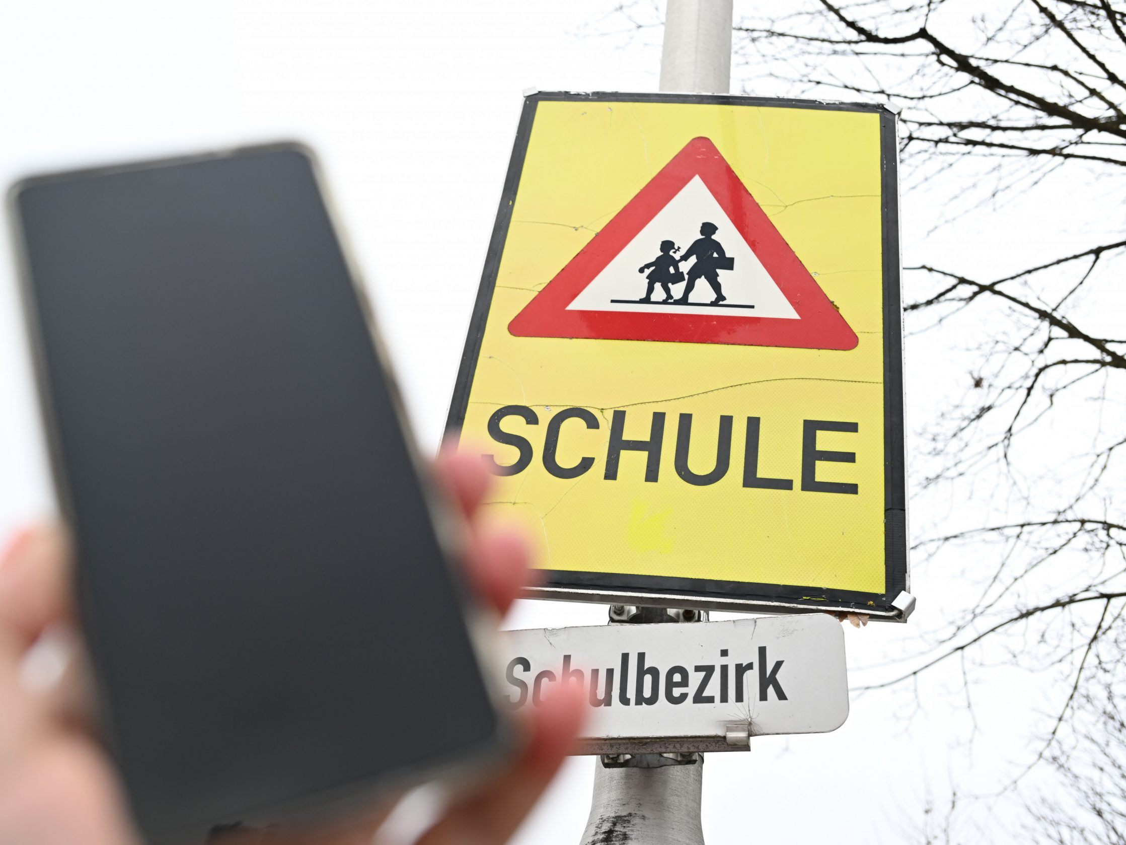 Ab 1. Mai gilt das Handyverbot an Schulen.