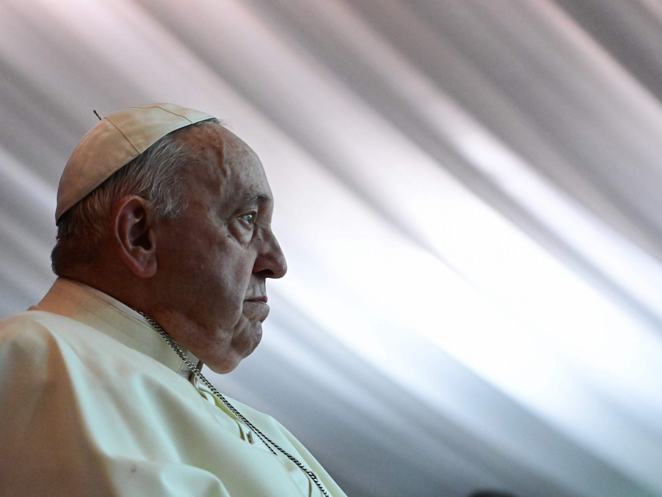 Nach dem Tod des Papstes beginnt die Sedisvakanz und die Vorbereitung auf das Konklave zur Wahl seines Nachfolgers.