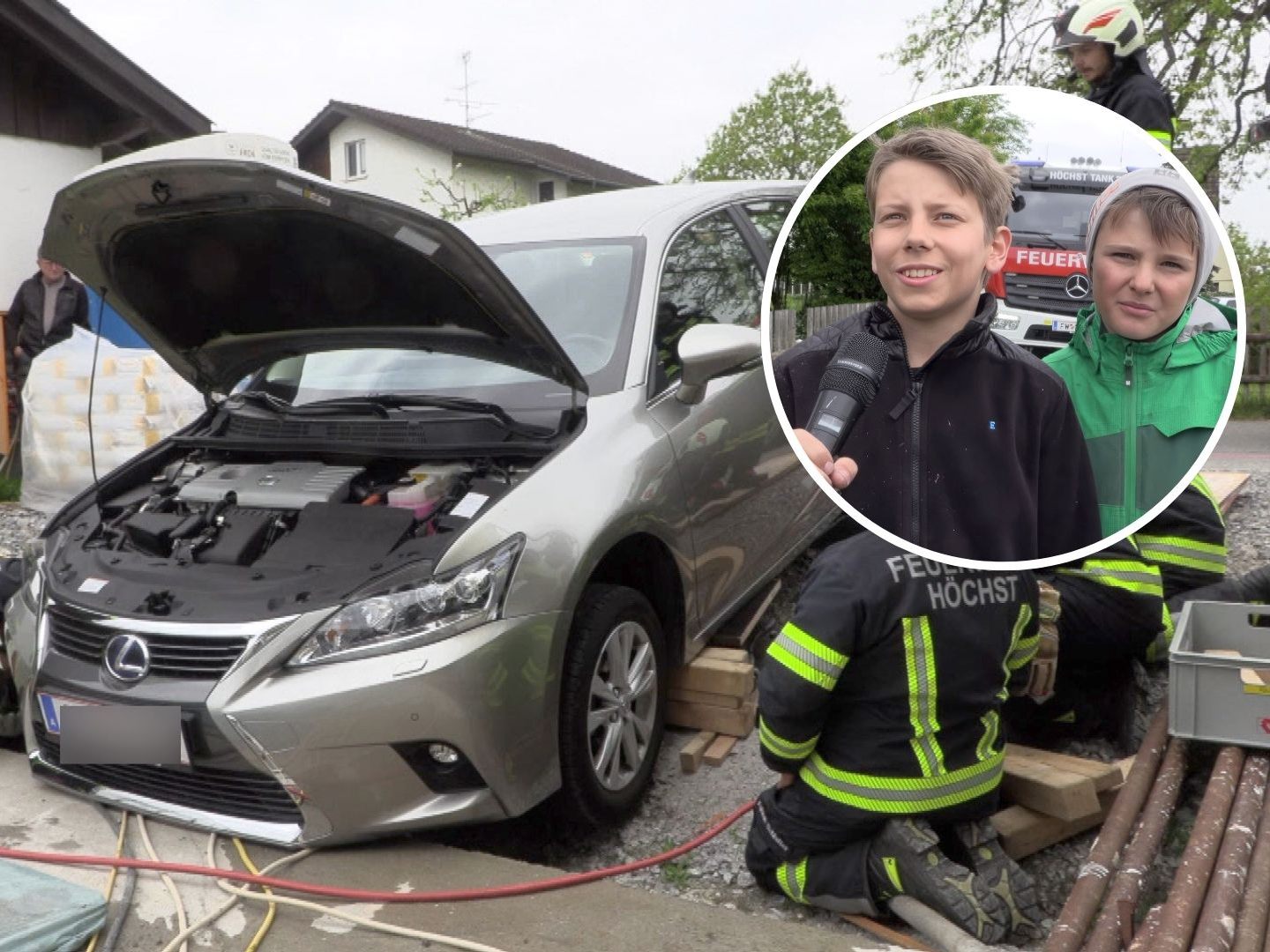 Niklas und Julian haben einer verunglückten Frau in Höchst mit ihrem beherzten Eingreifen geholfen.