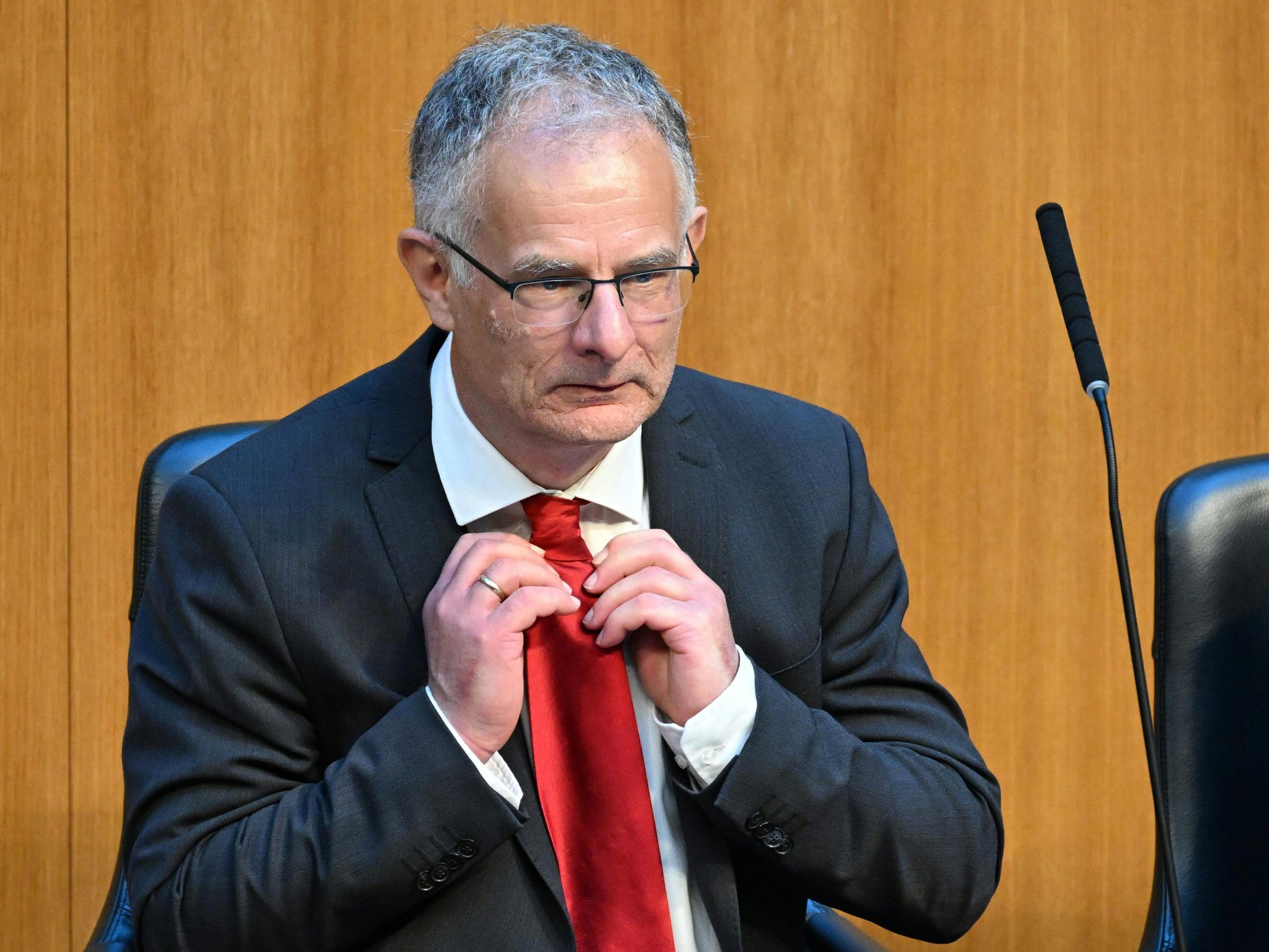 Gebührenerhöhungen für Pass, Führerschein & Co, höhere Krankenversicherungsbeiträge für Pensionist:innen: Das bringt das neue Sparpaket.