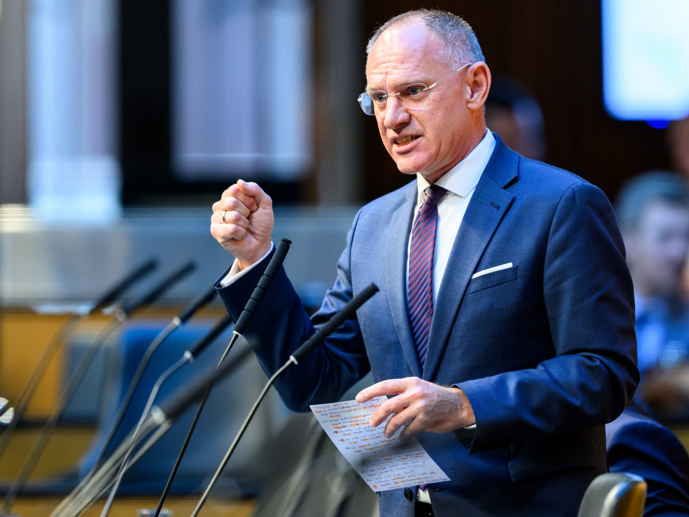 Das Innenministerium will 2025/2026 200 Mio. Euro einsparen.