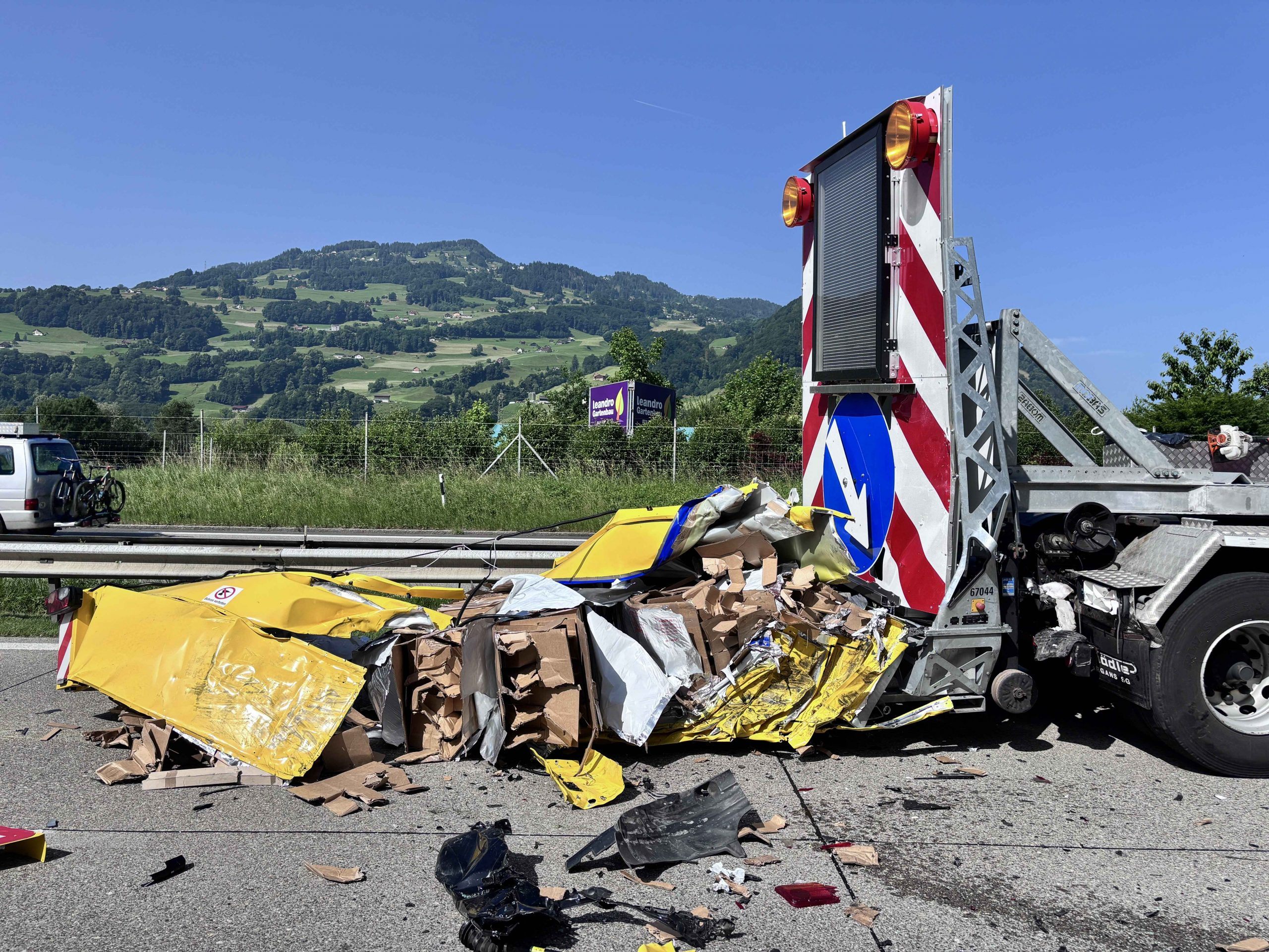 Der Aufpralldämpfer wurde komplett zerstört.