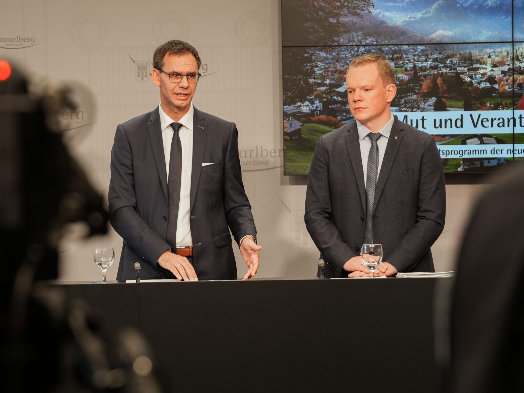 Pressefoyer im Livestream.