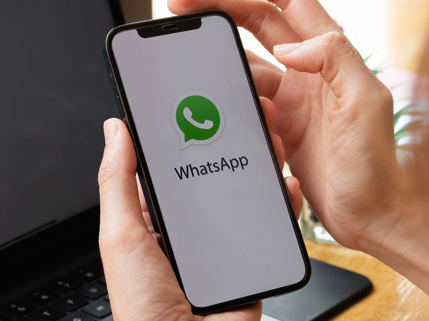 WhatsApp-Nachricht verunsichert User.