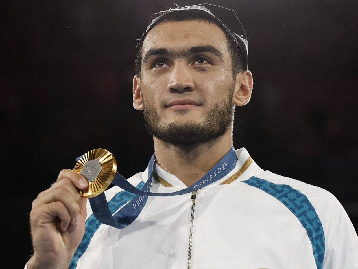 Lassisbek Mullojonow, Olympiasieger 2024 im Schwergewicht, steht nach einem positiven Dopingtest unter Verdacht und wurde vorläufig gesperrt.