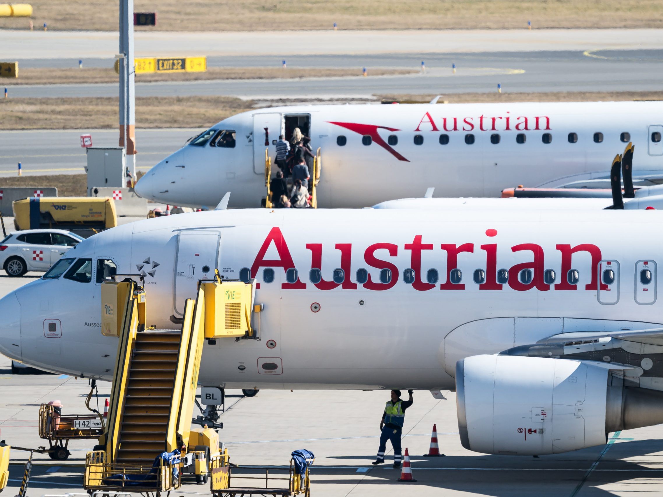 Notrutsche nach Landung ausgelöst – Passagier randaliert an Bord