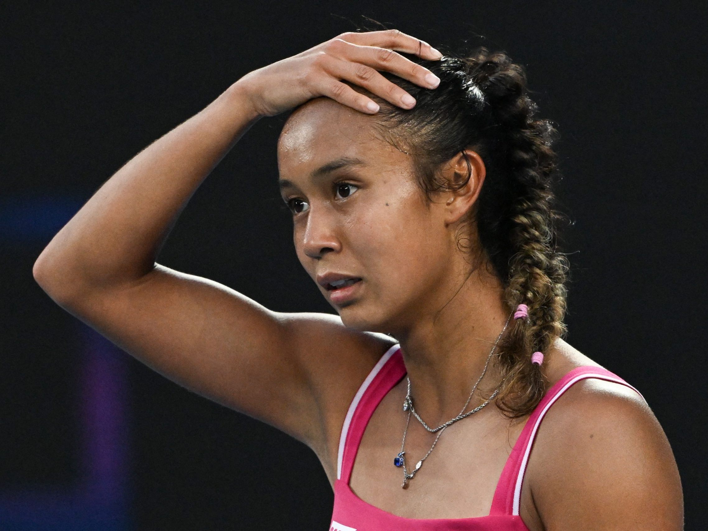 Tennisprofi Leylah Fernandez lädt öffentlich zu einem ersten Date ein – die Zustimmung ihres Vaters ist dabei Voraussetzung.