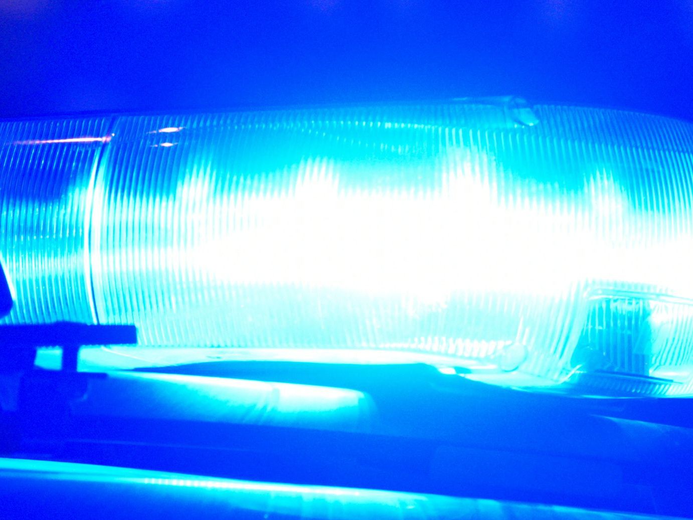 Mopedlenker (16) flieht vor Polizei und überquert Landebahn des Flughafens Hohenems (SYMBOLBILD)