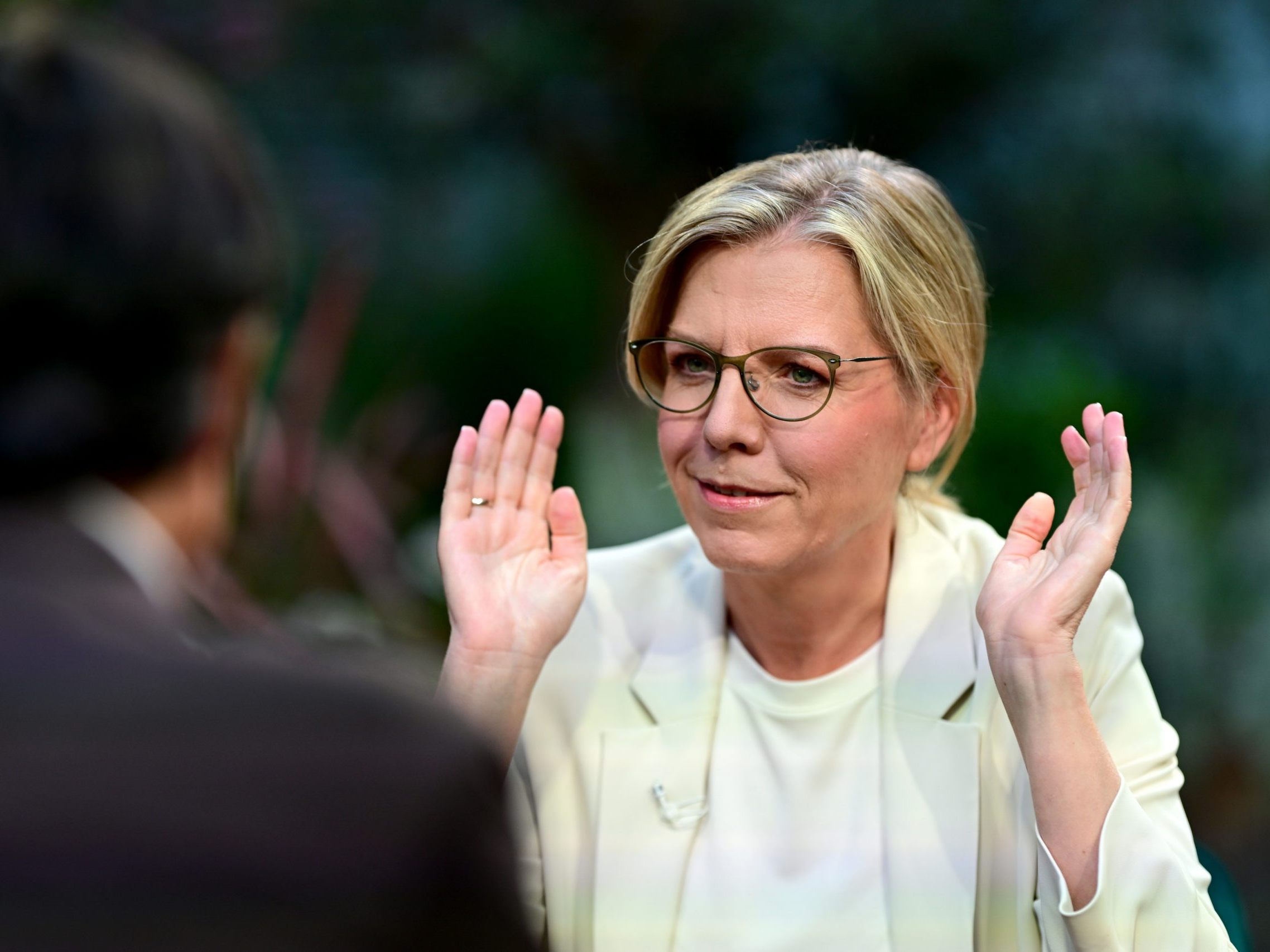 Leonore Gewessler, Bundessprecherin der Grünen, bei den ORF-Sommergesprächen am 11. August 2025 in Wien.