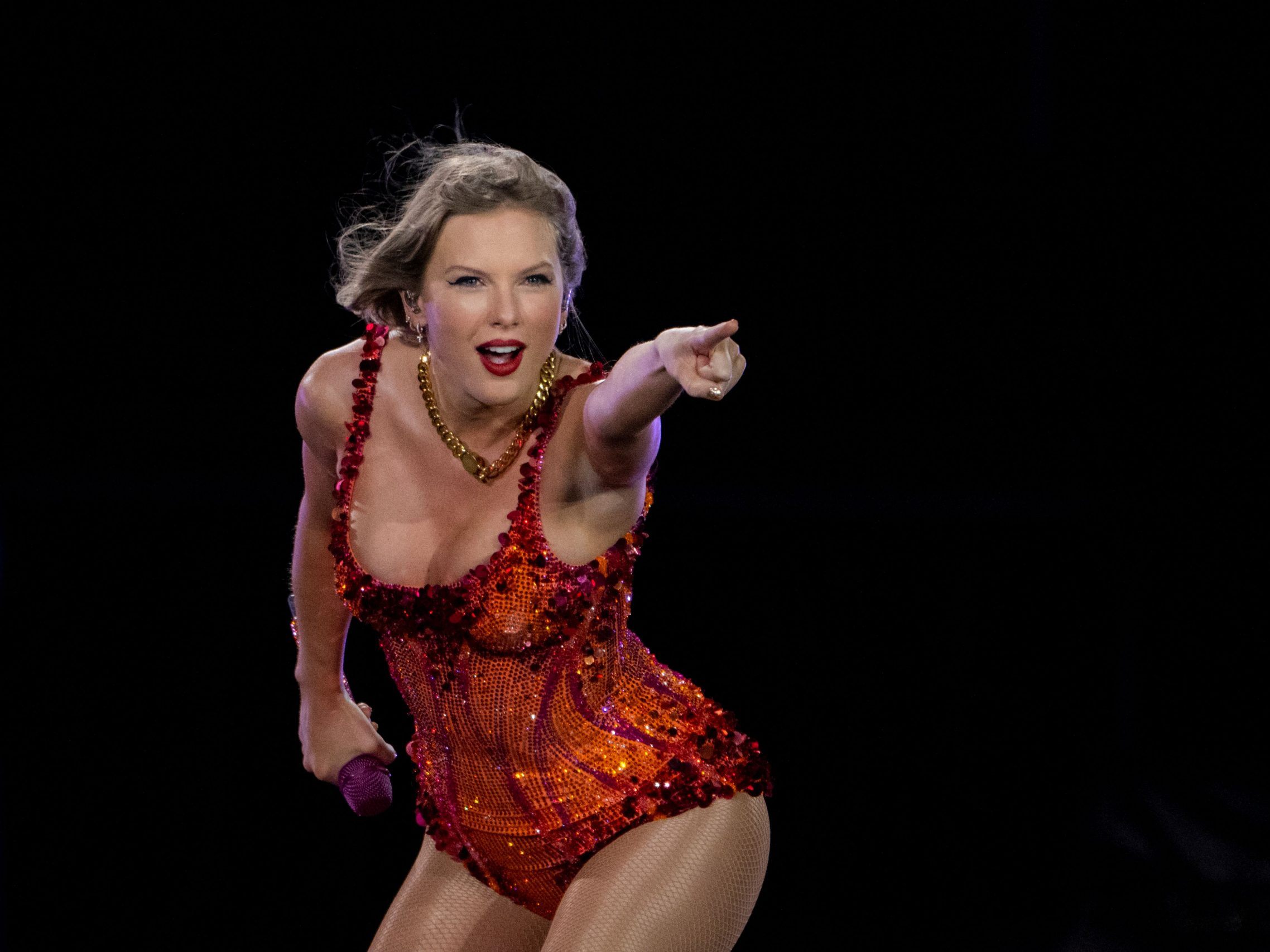 Taylor Swift während ihres Konzerts im Rahmen der „Eras Tour“ am 18. Oktober 2024 im Hard Rock Stadium in Miami Gardens, Florida.