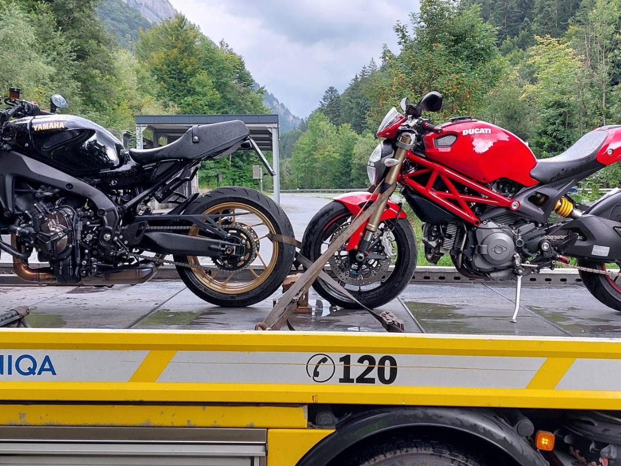 Zwei Motorradfahrer mussten ihre Fahrzeuge abgeben.