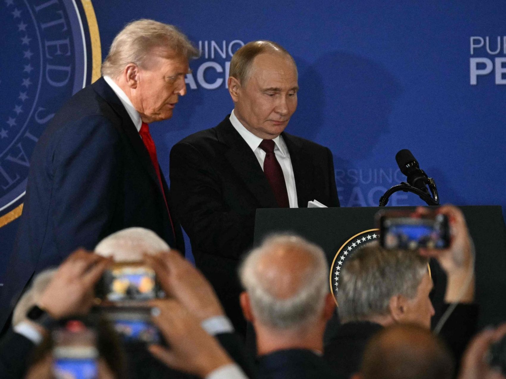 Trump will nach Treffen mit Putin mit NATO-Verbündeten telefonieren - Vieles noch ungeklärt.