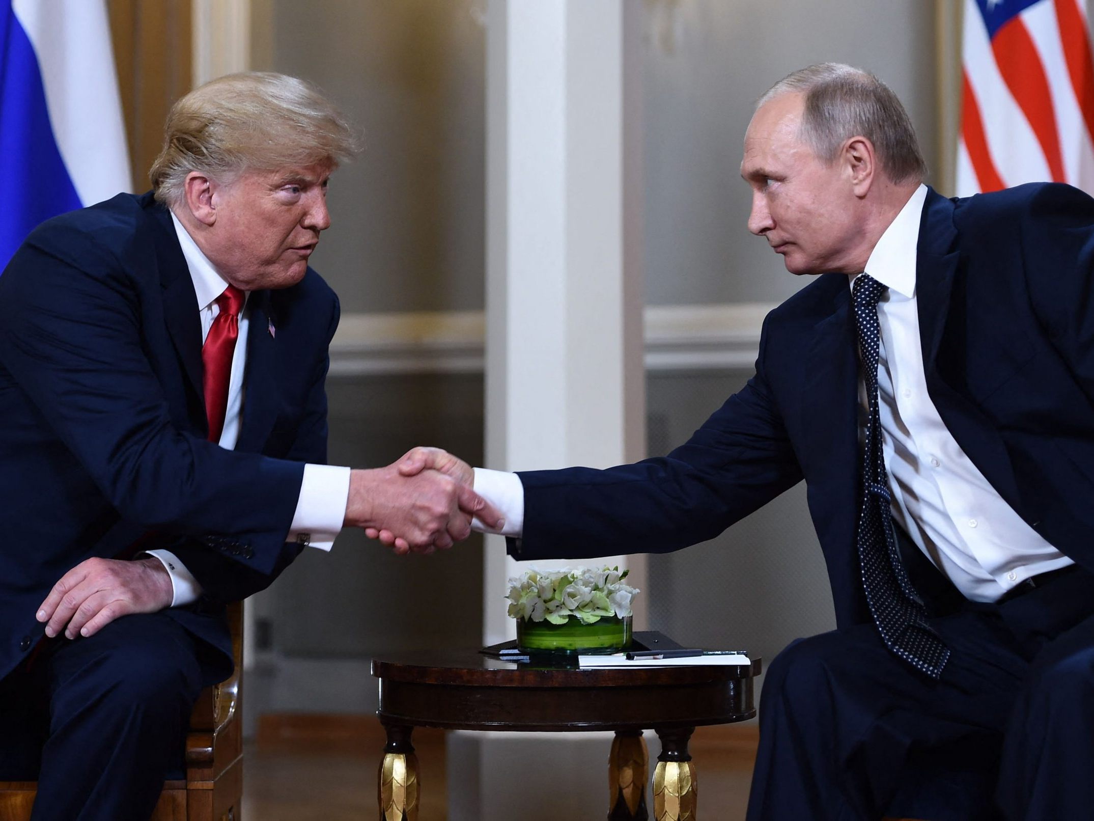 Donald Trump (l.) und Wladimir Putin (r.) bei einem Treffen in Helsinki im July 2018.