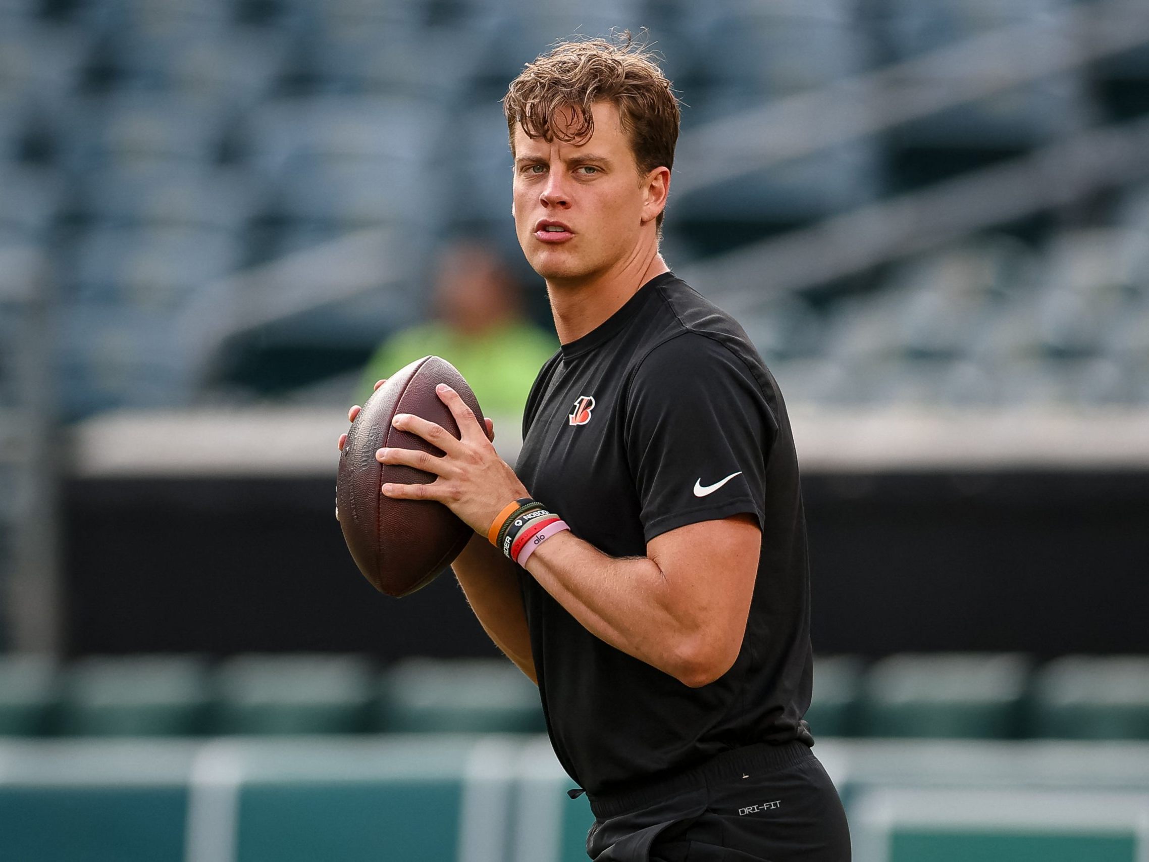NFL-Star Joe Burrow muss aufgrund einer schweren Zehenverletzung mehrere Monate pausieren.