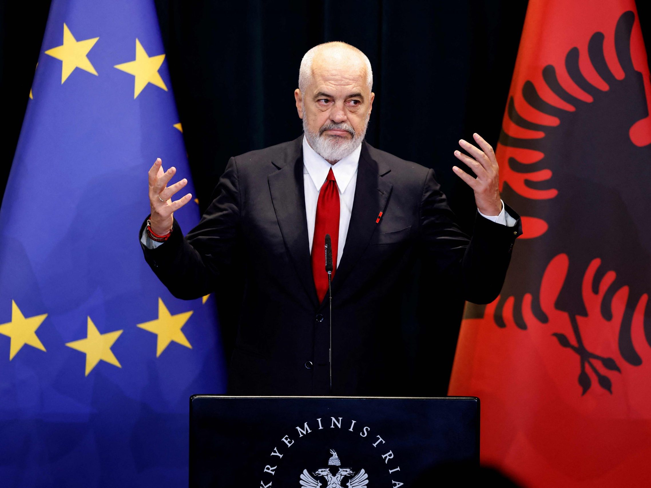 Erste künstliche Intelligenz übernimmt Ministeramt in der Regierung Rama.