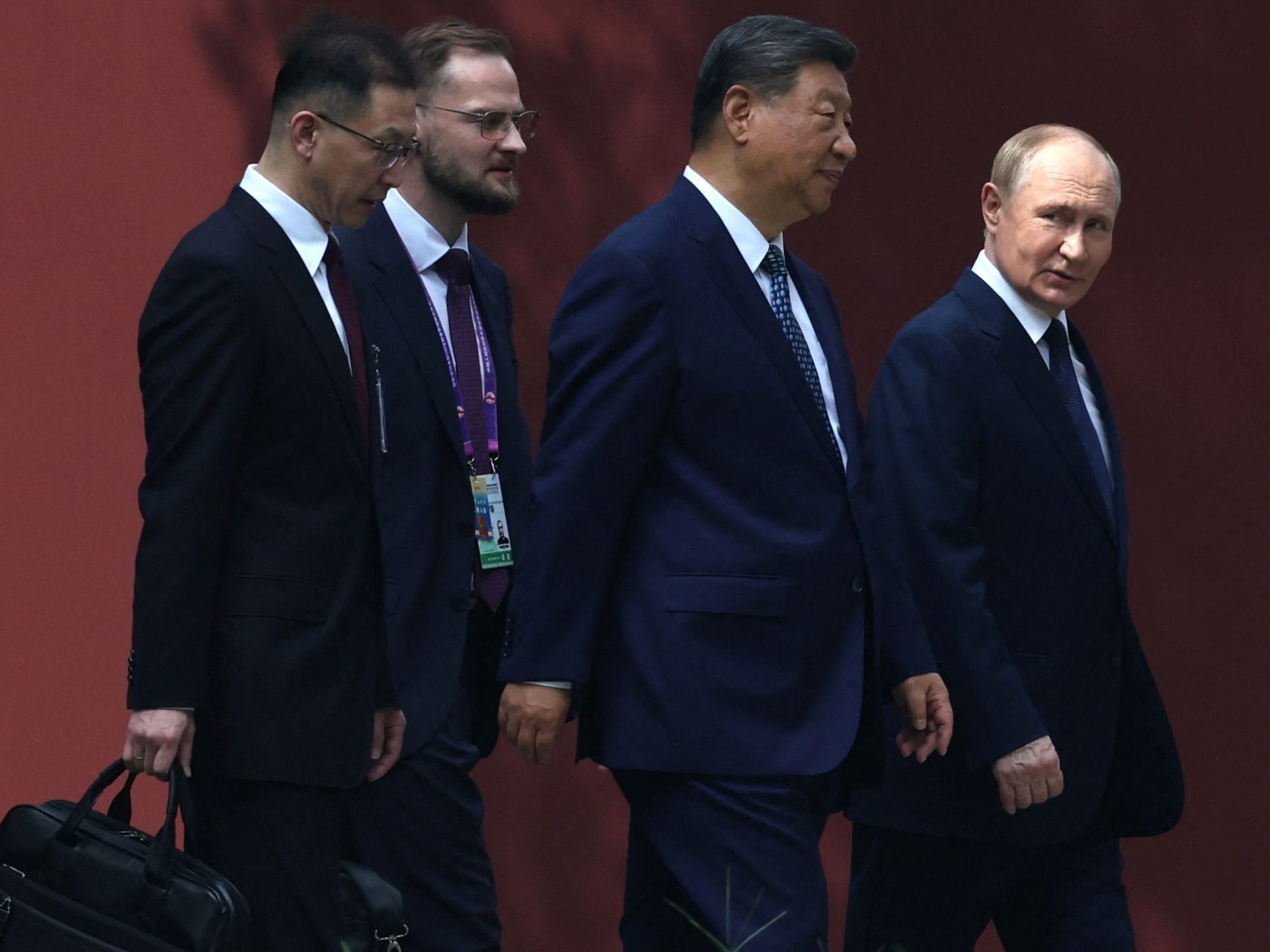 Ein geleaktes Video zeigt Xi Jinping und Wladimir Putin bei einem vertraulichen Gespräch über ein langes Leben und mögliche Unsterblichkeit.