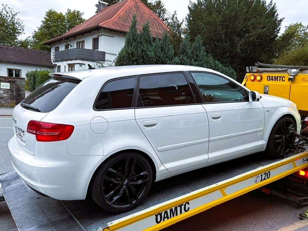 Mit 132 km/h durch eine 50er-Zone in Lustenau: Die Polizei stoppte einen Raser aus dem Bezirk Bregenz.