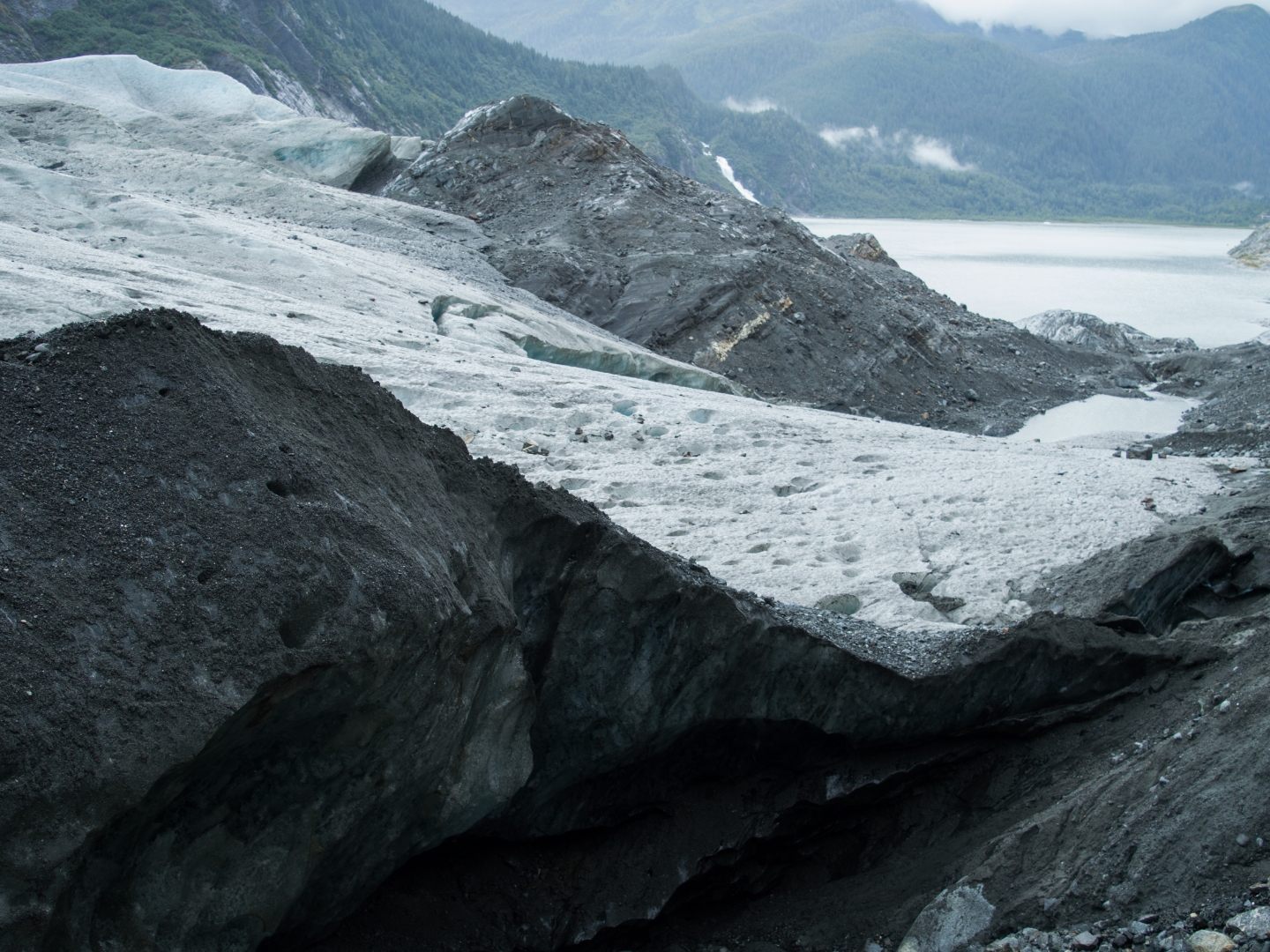 Am Mendenhall-Gletscher in Alaska wird ein italienischer Forscher vermisst.