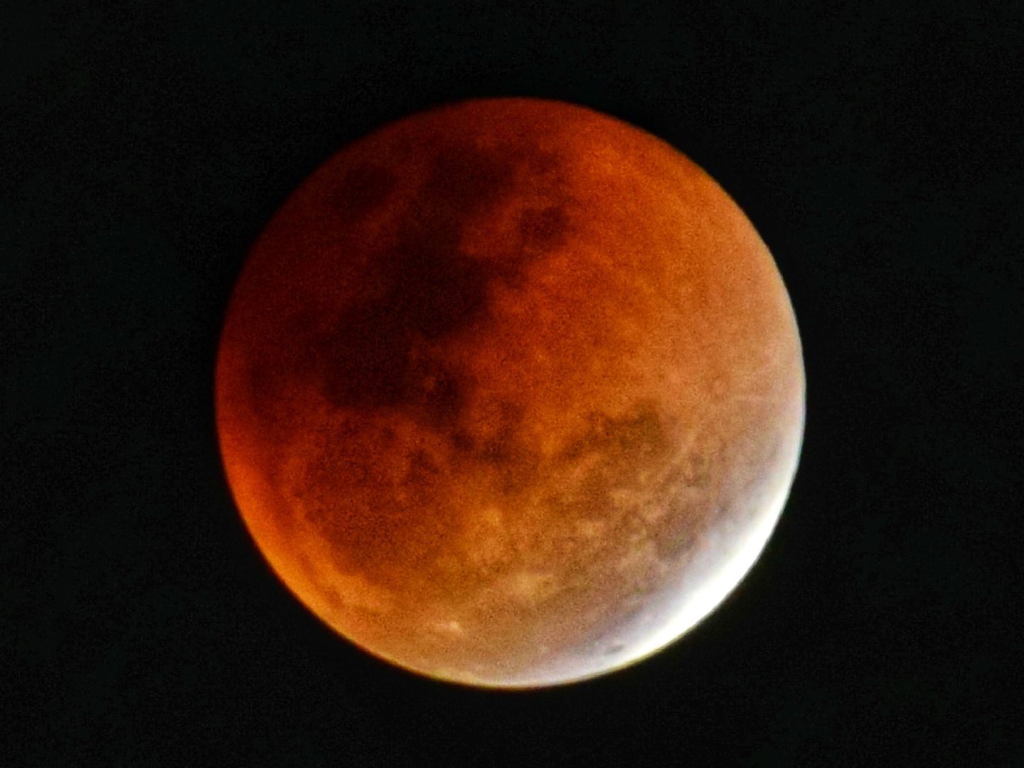Der Mond verdunkelt sich: Himmelsspektakel im Anmarsch