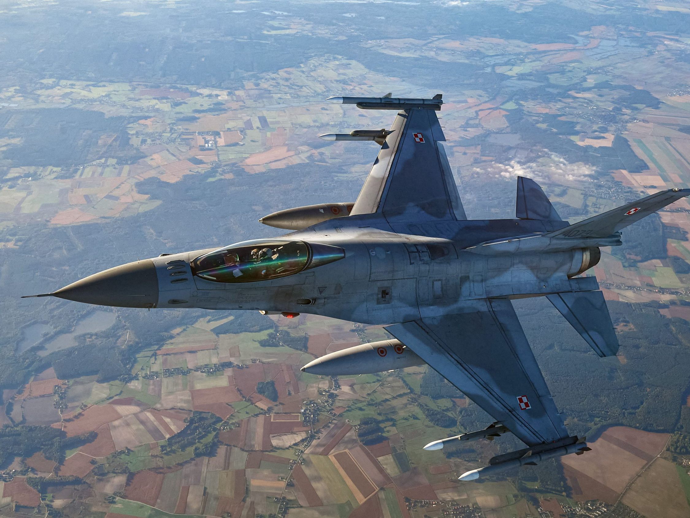 Ein F-16 Kampfjet der polnischen Luftwaffe im Einsatz über Polen. (Archivbild)