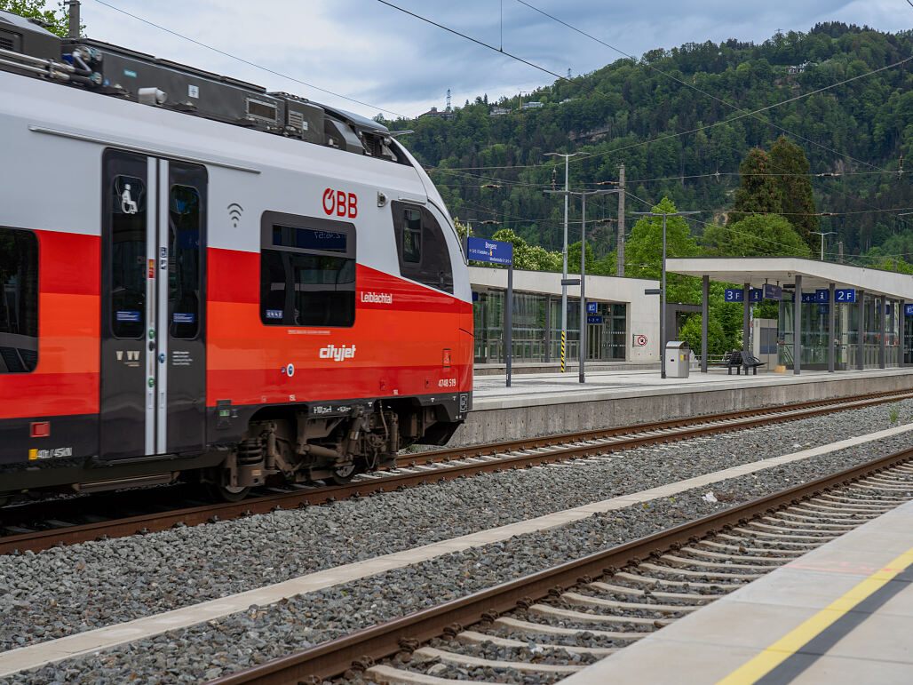 Im grenzüberschreitenden Nah- und Regionalverkehr nach D und CH kommt es in den kommenden Tage zu abendlichen Zugausfällen.