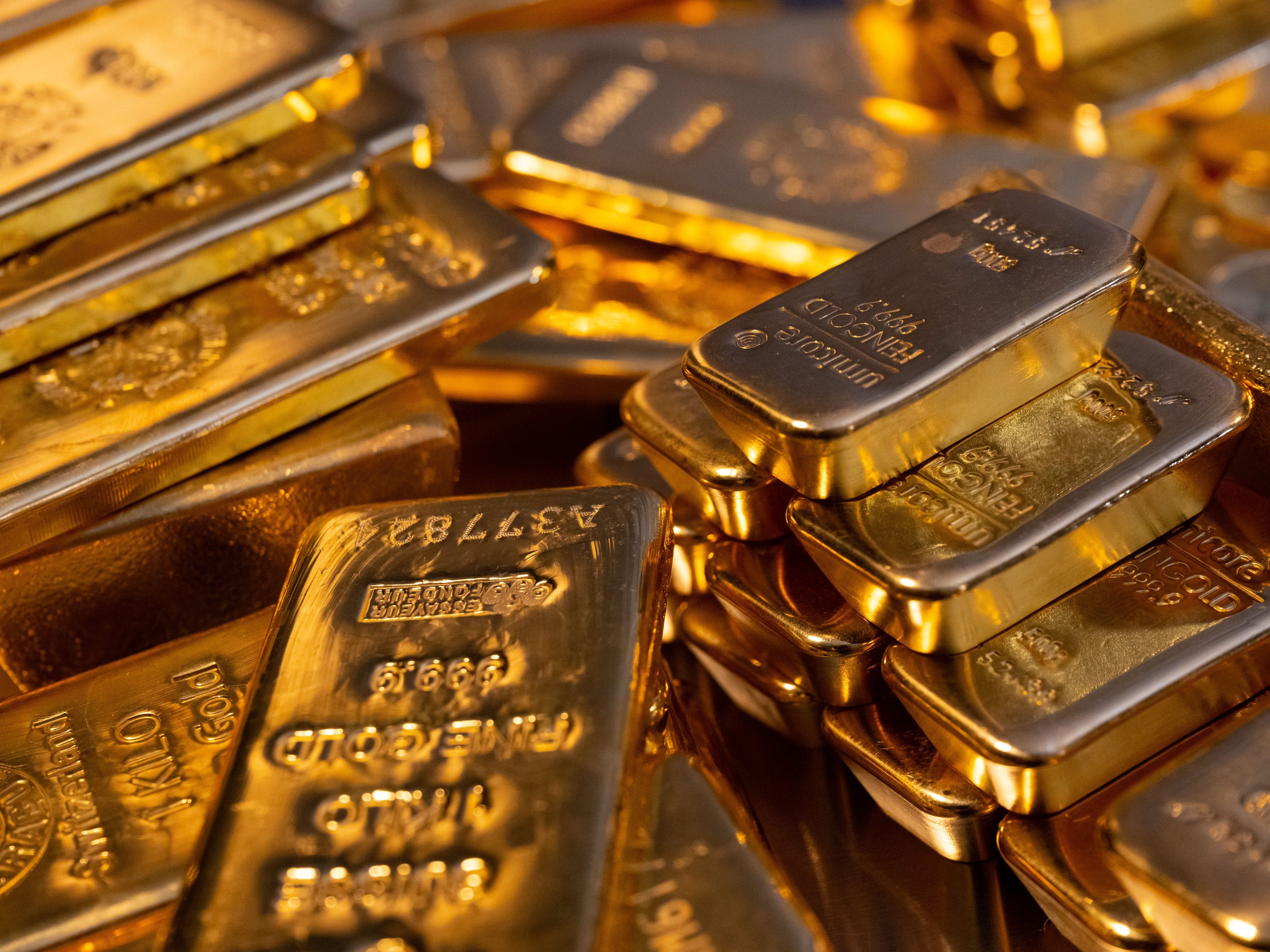 Goldbarren in verschiedenen Größen beim Edelmetallhändler Pro Aurum.