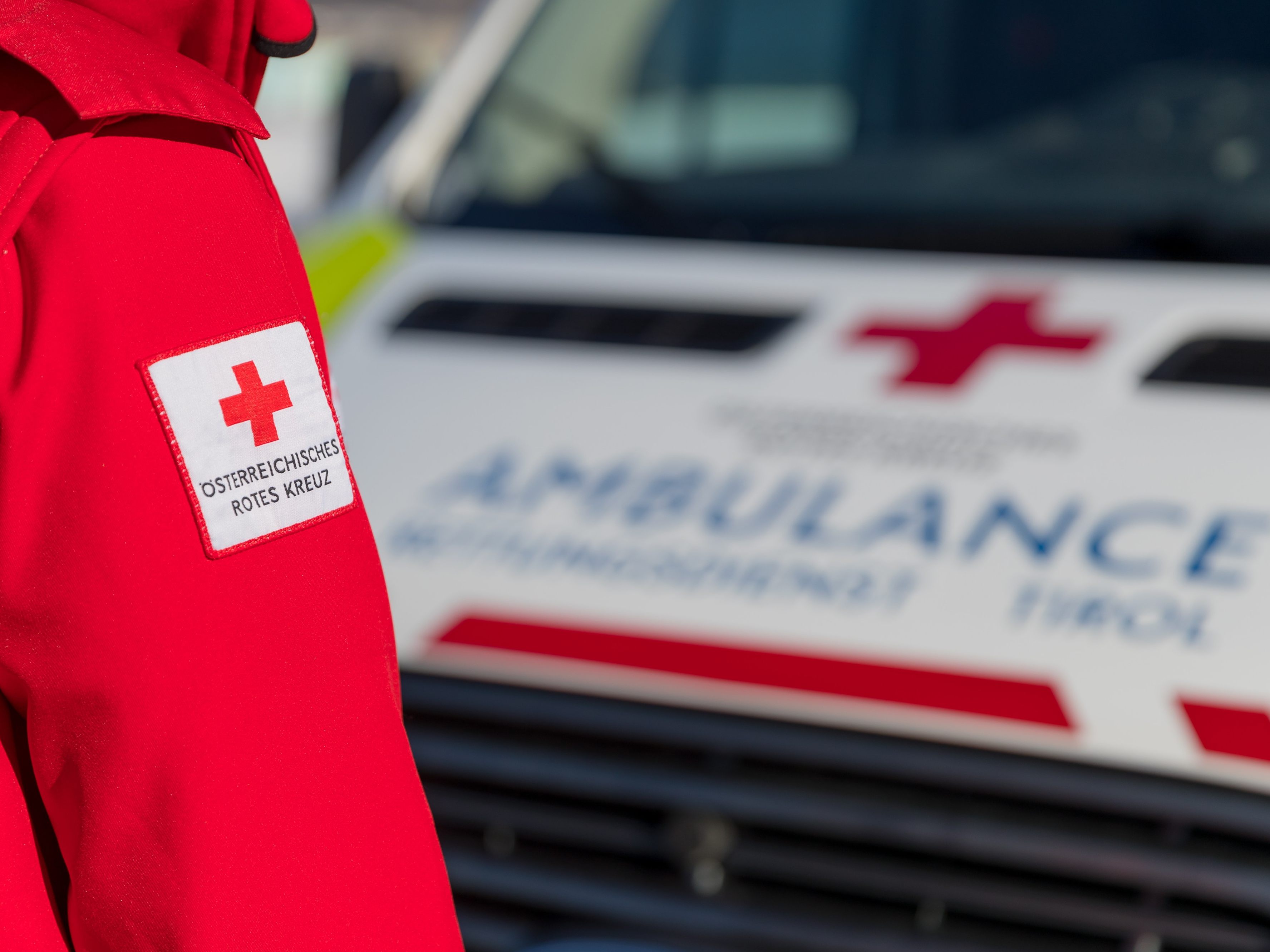 Bei einem Unfall in der Steiermark sind zwei Personen ums Leben gekommen.