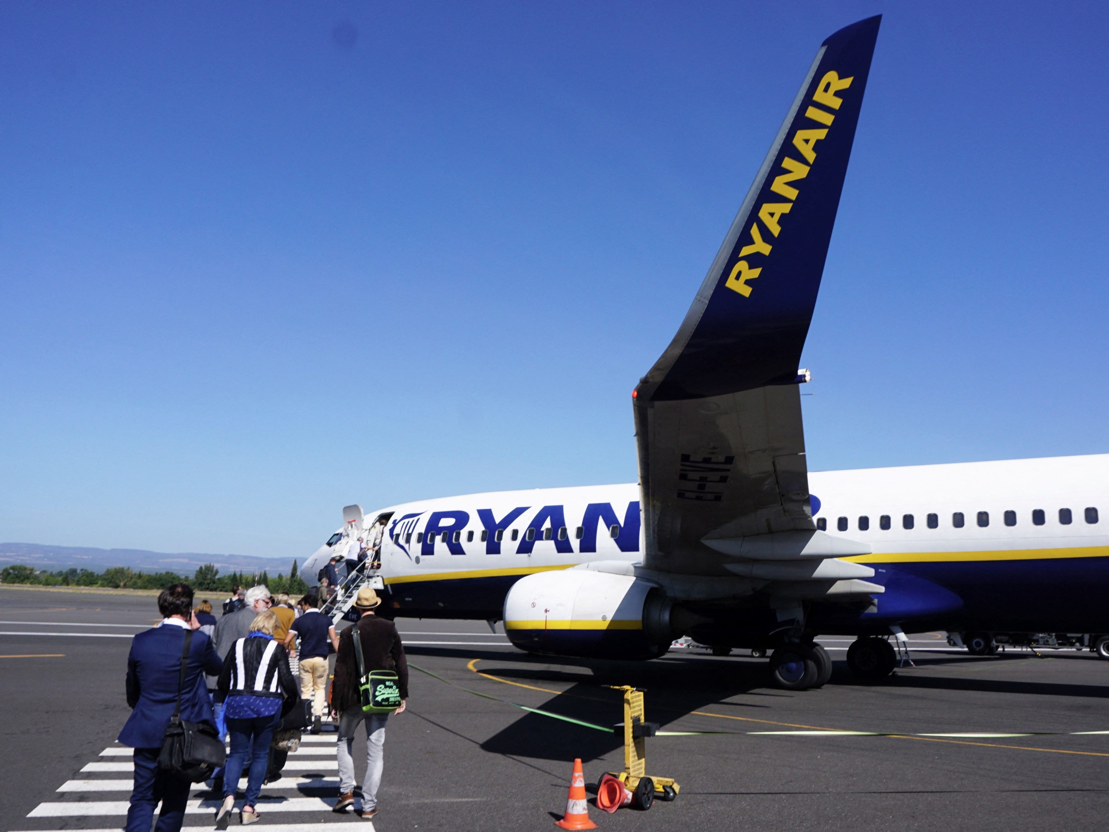 Ryanair verlegt fünf Flugzeuge aus Wien – 120 Mitarbeiter bei AMS gemeldet.