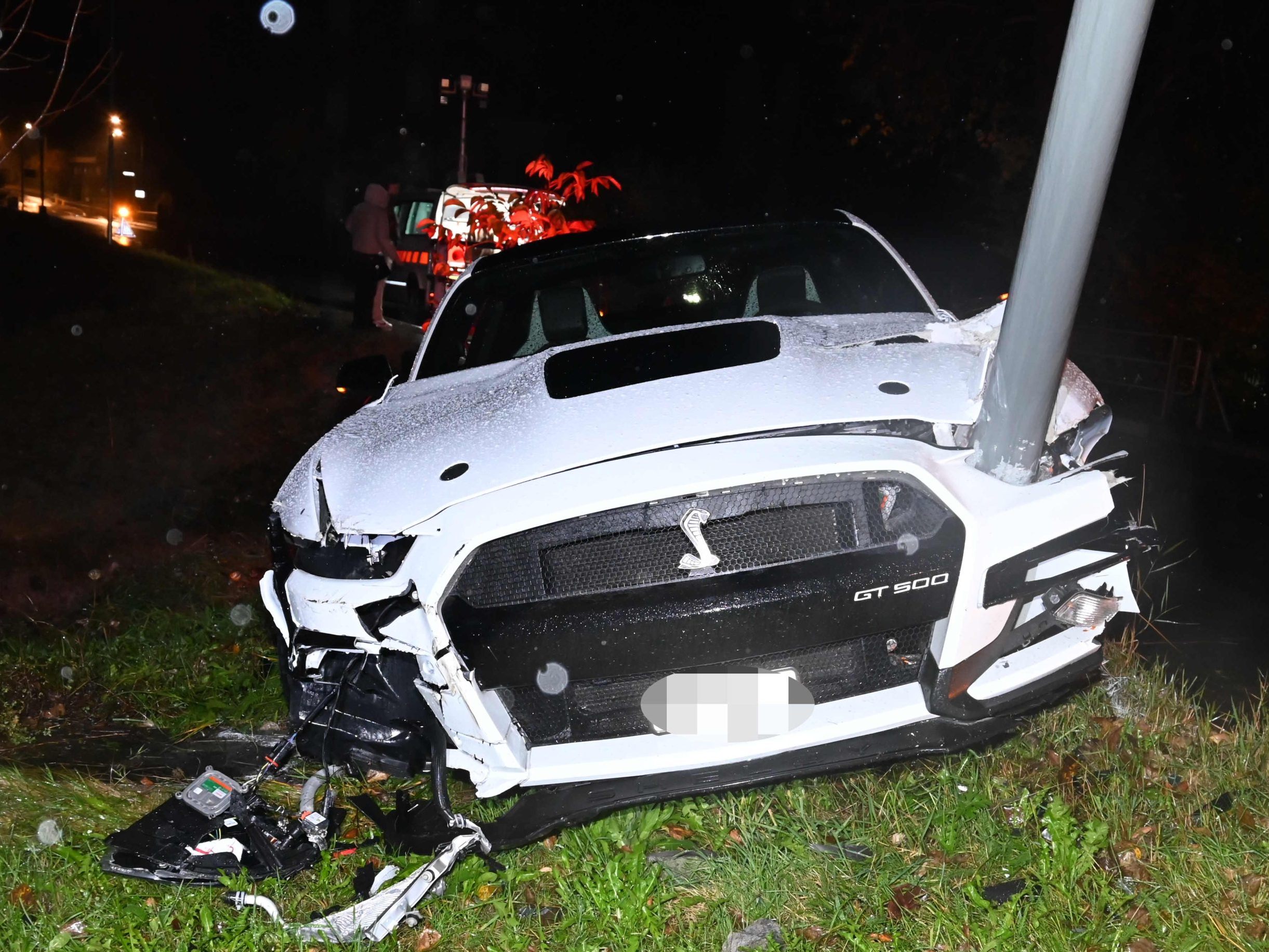 Ein Überholversuch auf der Goldacherstrasse endet in Tübach mit zwei beschädigten Autos.