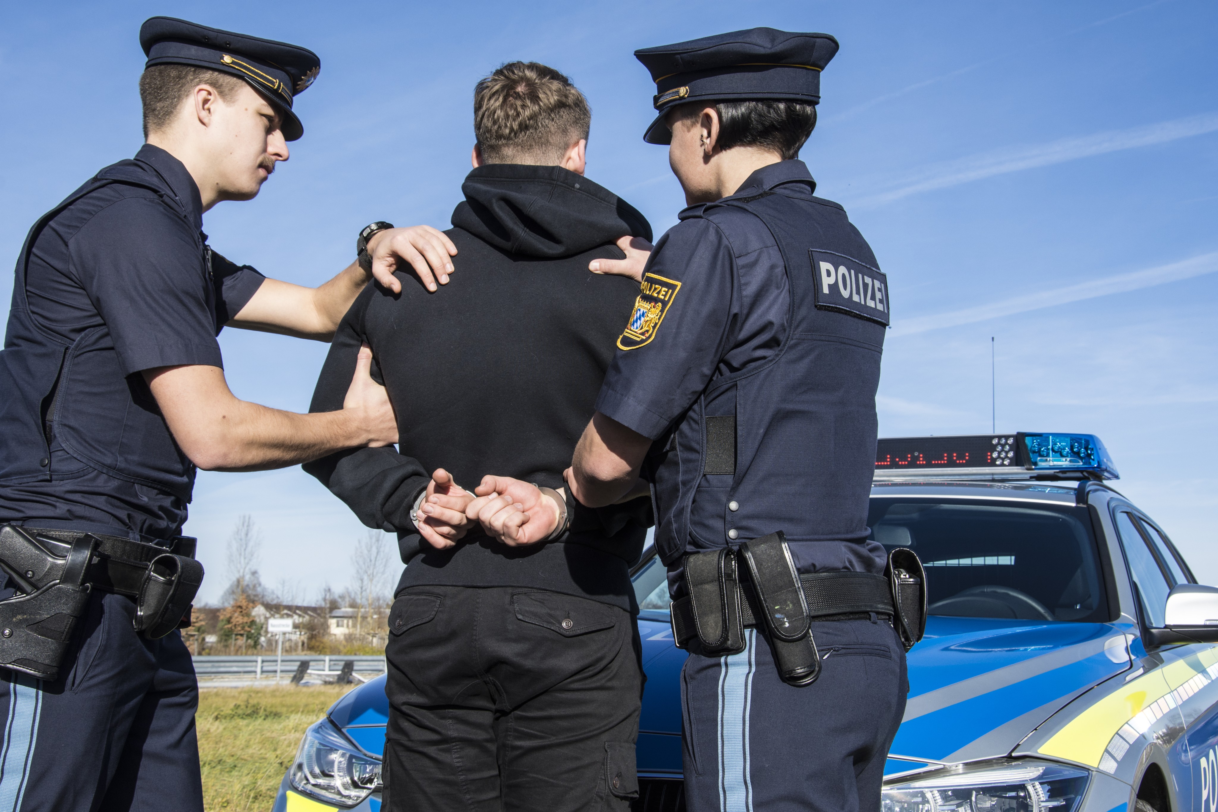 180810-pp_mue_elstern-verwendung_im_internet_genehmigt_dsc_2271_-_fotoshooting_blaue_uniform.jpg