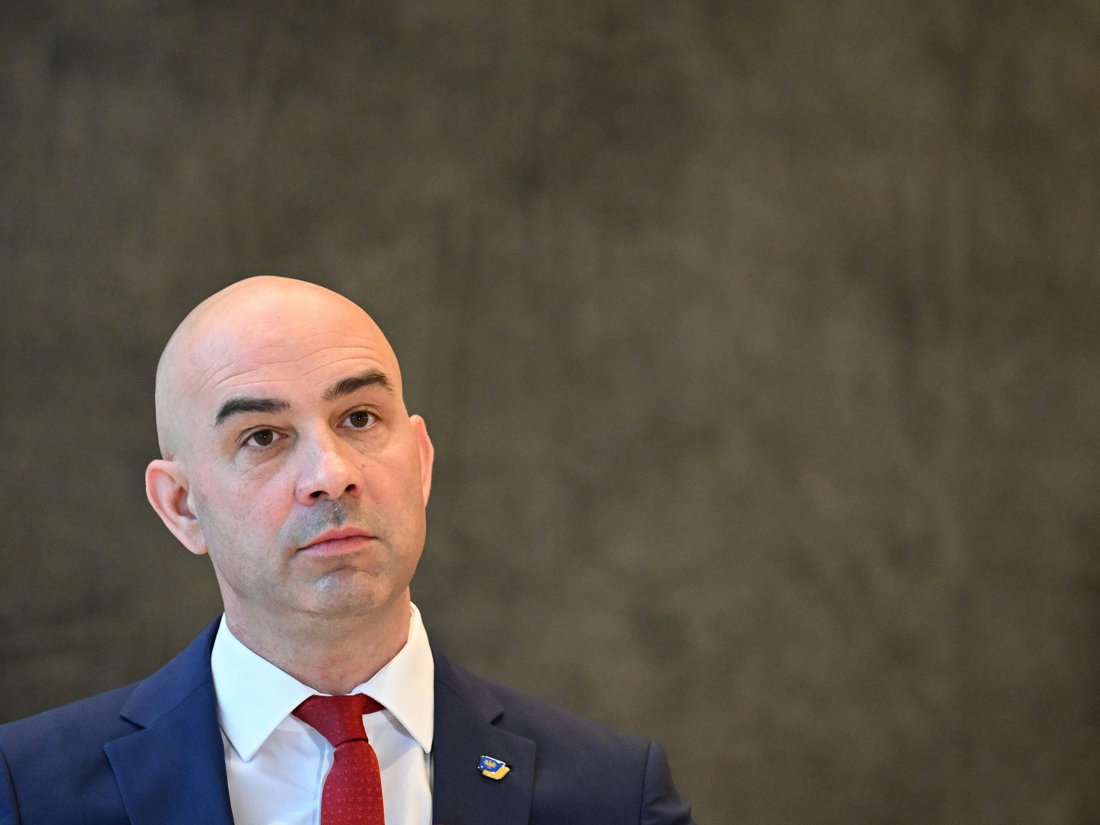 Zwischenbericht von Luisser liegt beim Ministerium.