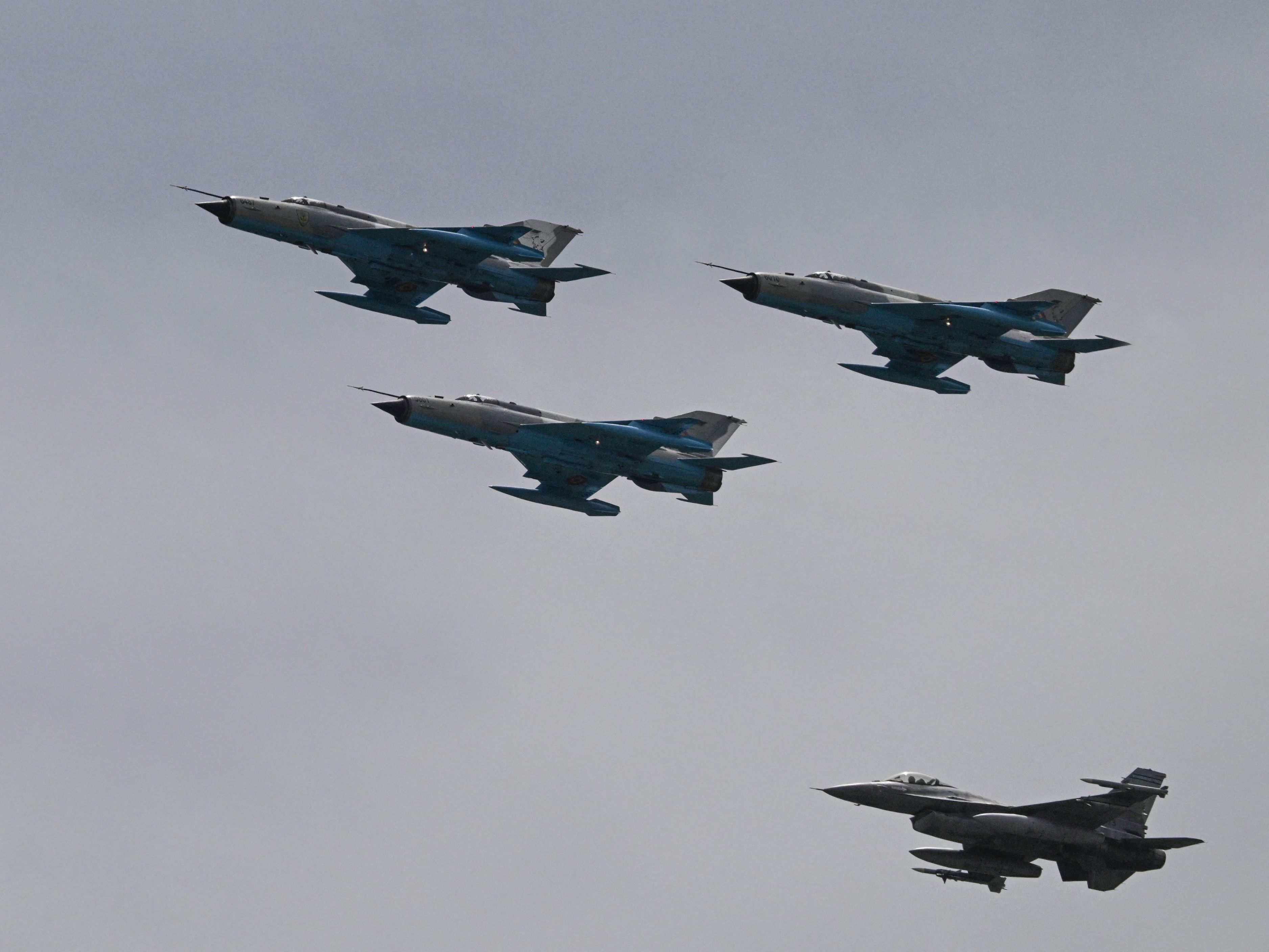 Auch F-16 Jets sind bei den Angriffen im Einsatz. (Symbolbild)