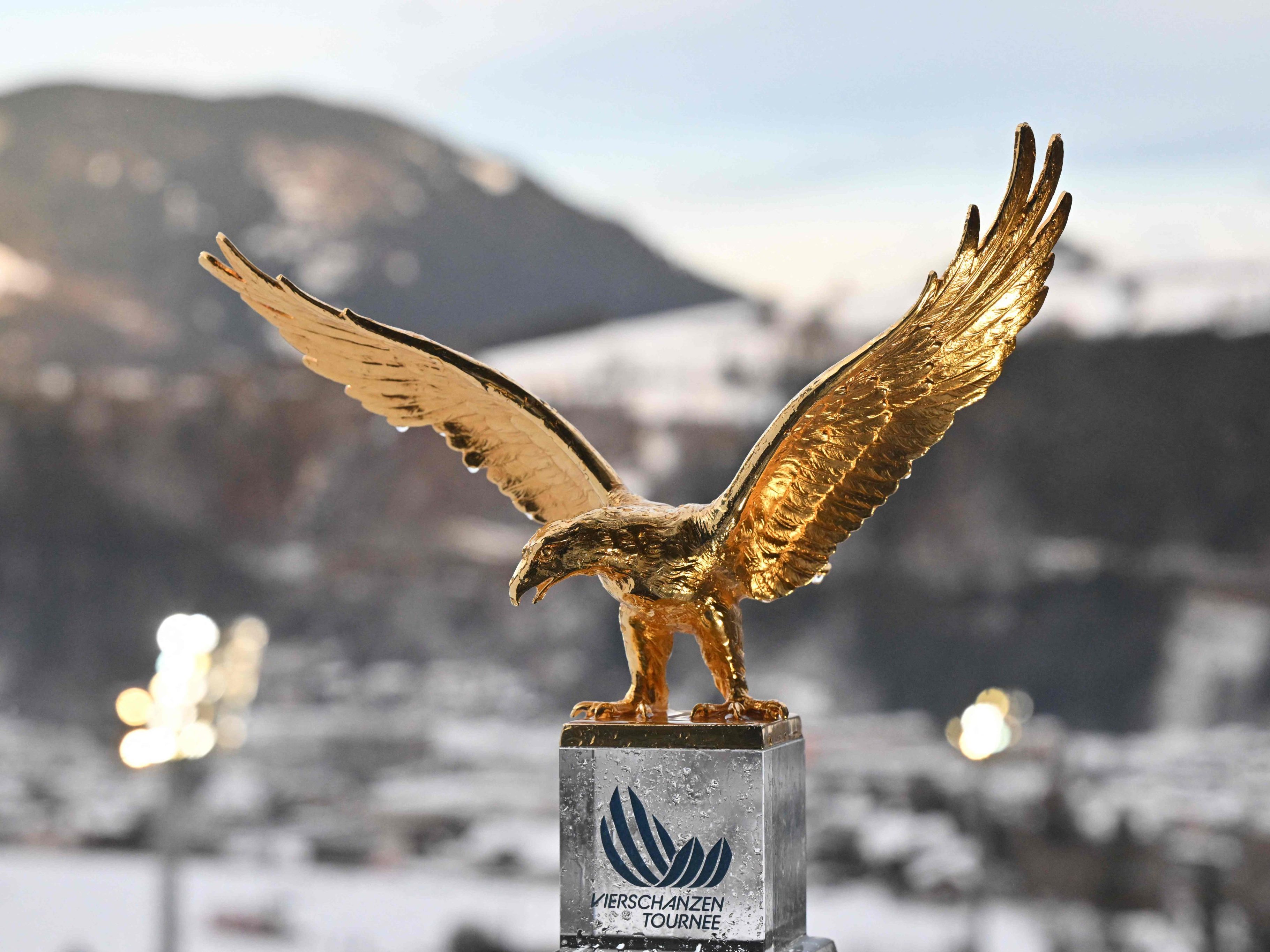 Es geht wieder um den goldenen Adler.