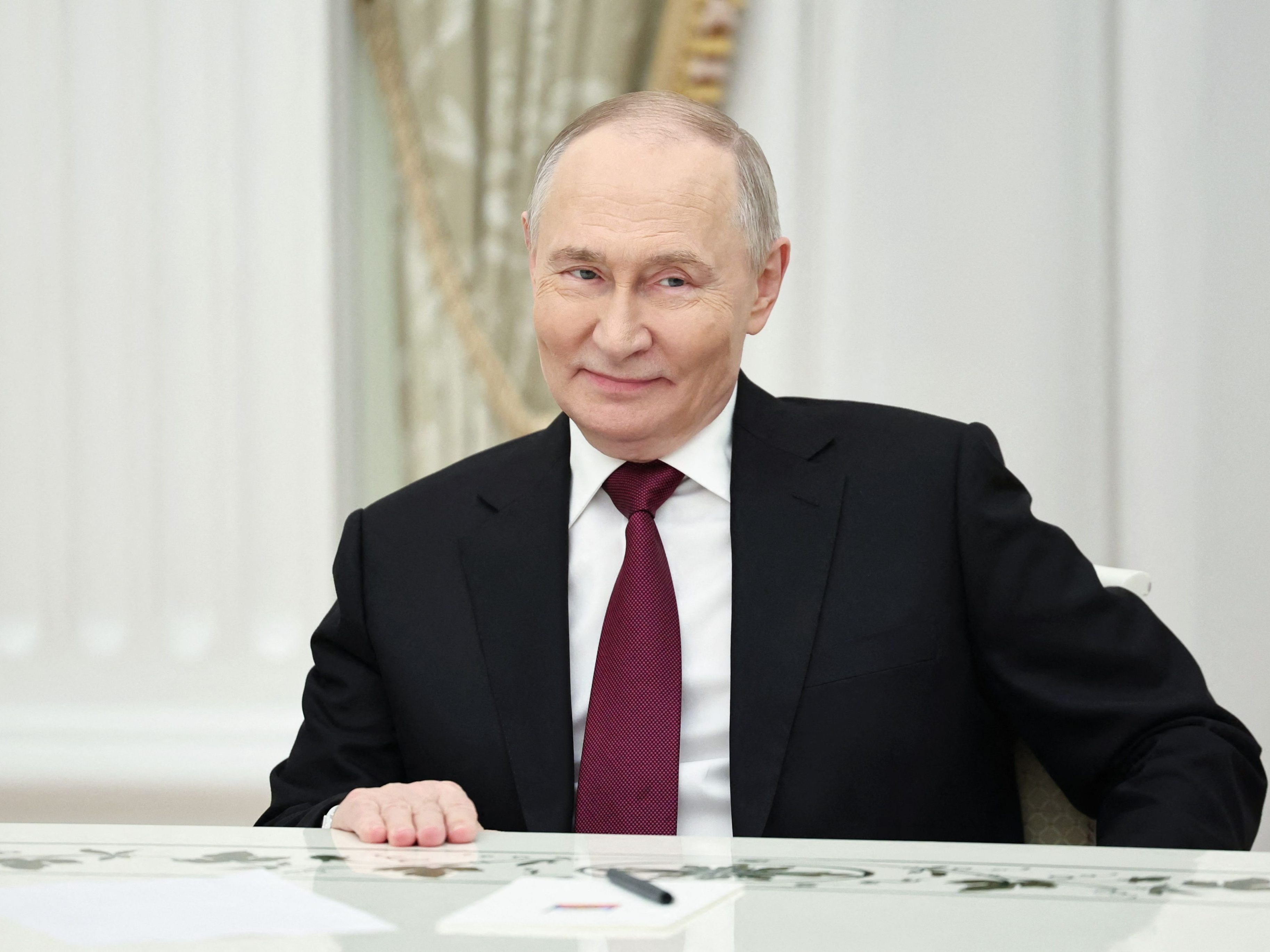 Russlands Präsident Wladimir Putin empfing in Moskau eine US-Delegation zu Gesprächen über eine mögliche Lösung im Ukraine-Konflikt.