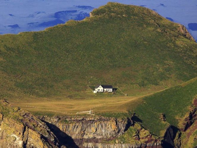 Auf der abgelegenen Insel steht nur ein einziges Haus.