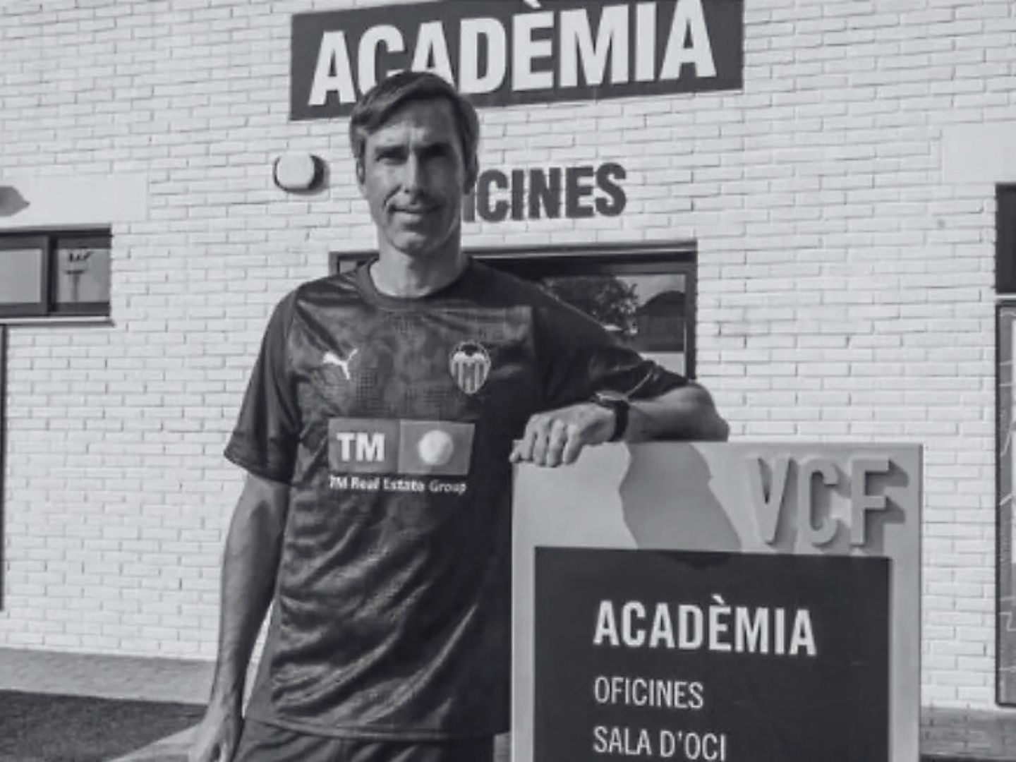 Der spanische Fußballtrainer Fernando Martín Carreras und drei seiner Kinder gelten seit Freitagabend als vermisst.