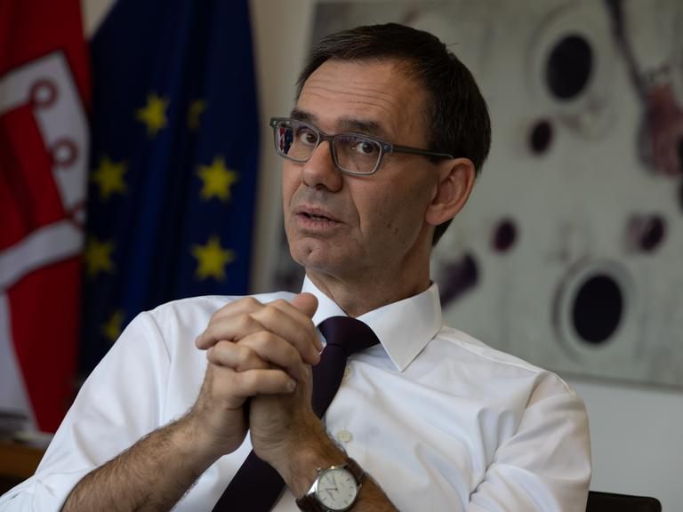 Markus Wallner kritisiert die Aussagen von Staatssekretär Sepp Schellhorn (NEOS).