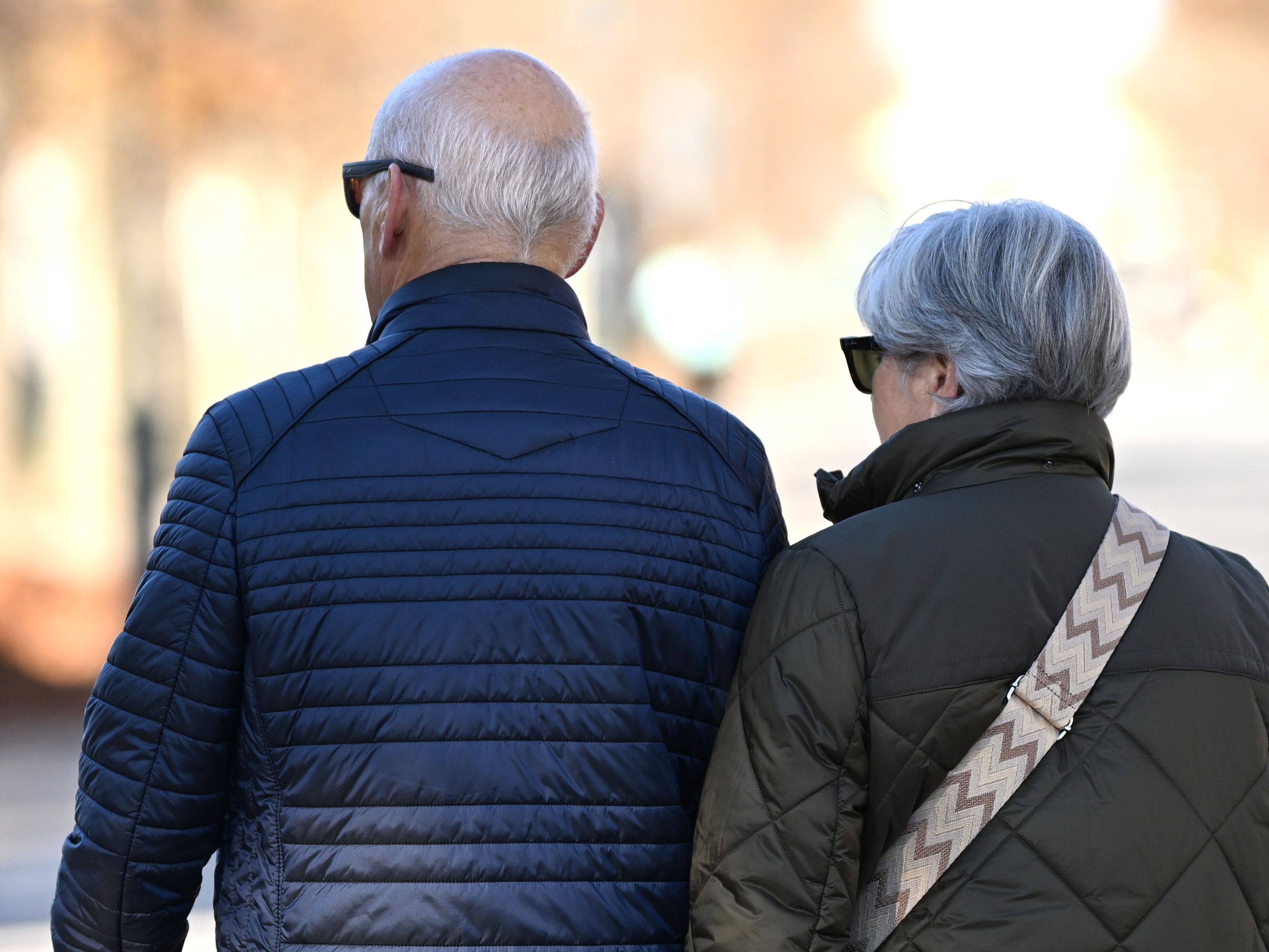 Pensionsalter steigt, Erhöhungen fallen geringer aus – das ist 2026 neu (Symbolbild)