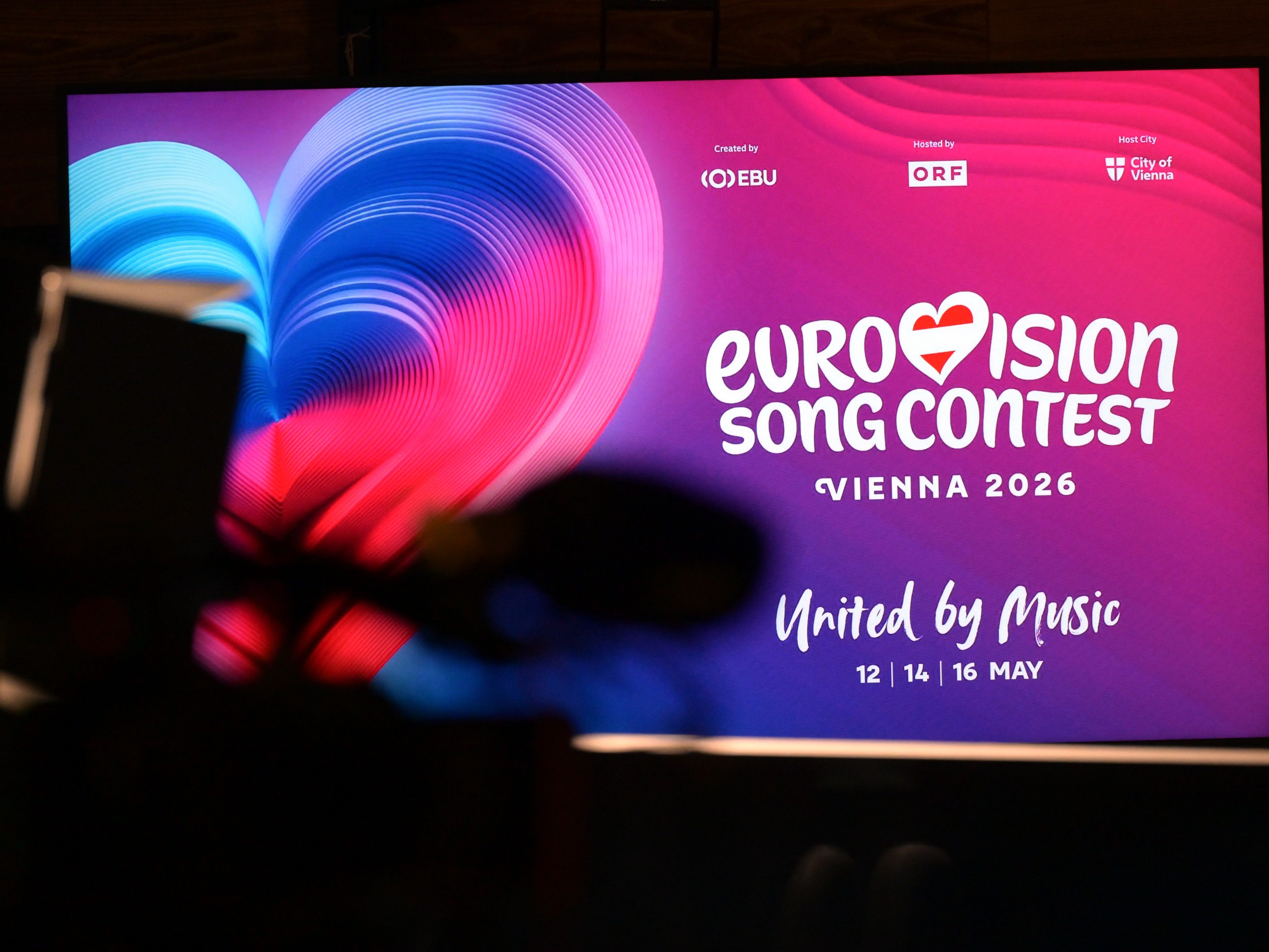 Das Moderationsduo für den Eurovision Song Contest 2026 steht nun fest.