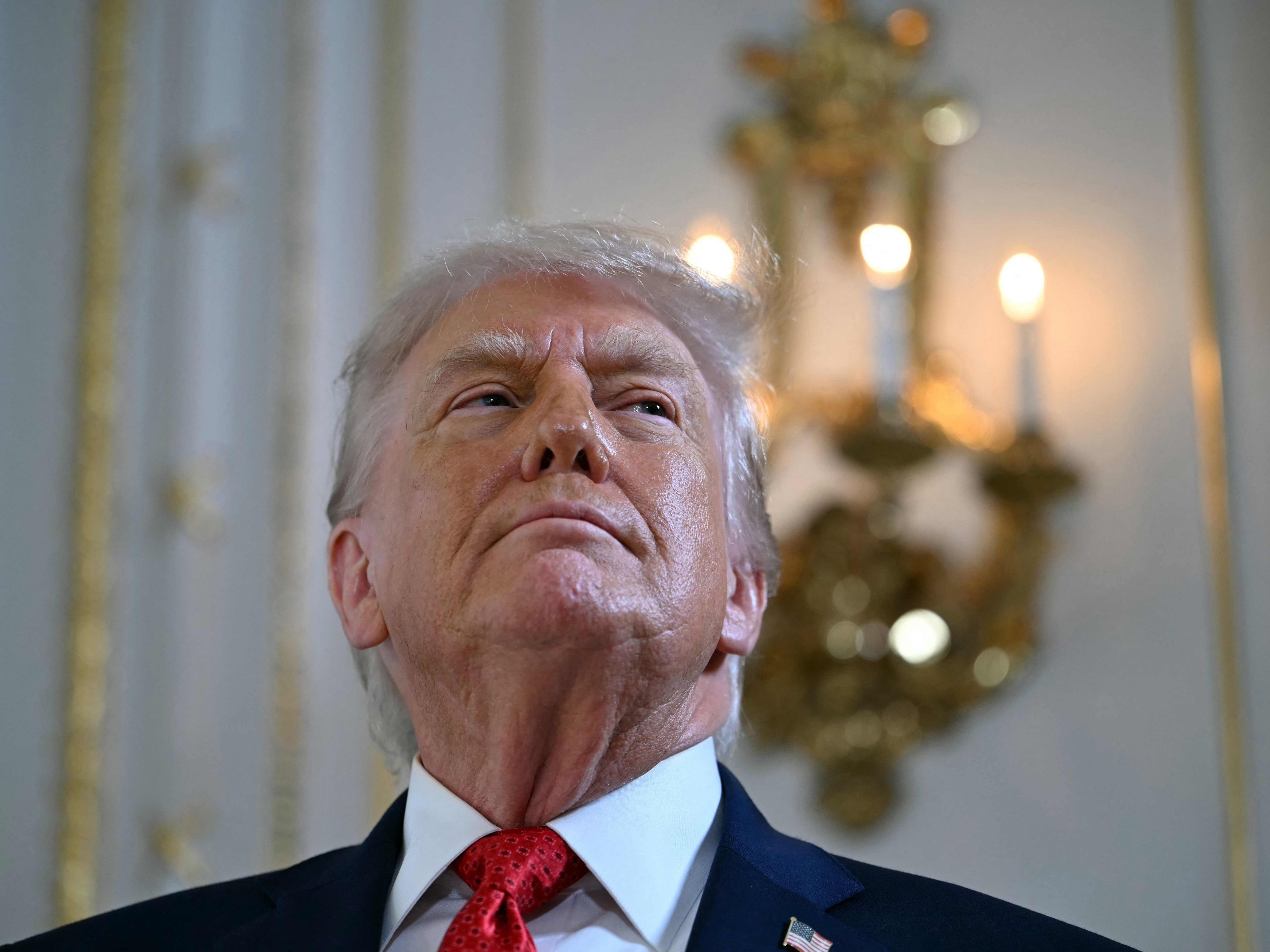 Donald Trump droht mehreren europäischen Ländern mit Strafzöllen, falls kein Abkommen zum Kauf Grönlands zustande kommt.
